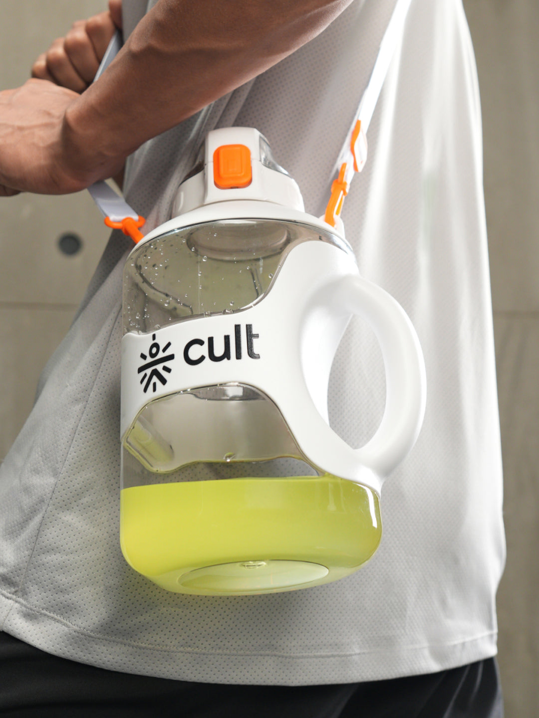 cult Gallon Bottle 2.2L Unisex White