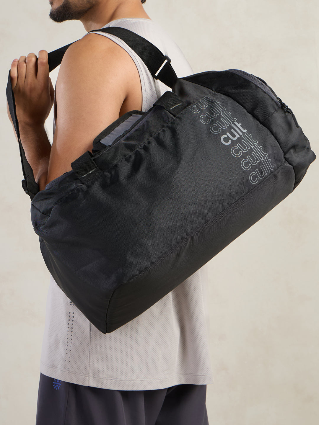 Cult Unisex Black Duffle Bag with Shoe Compartment