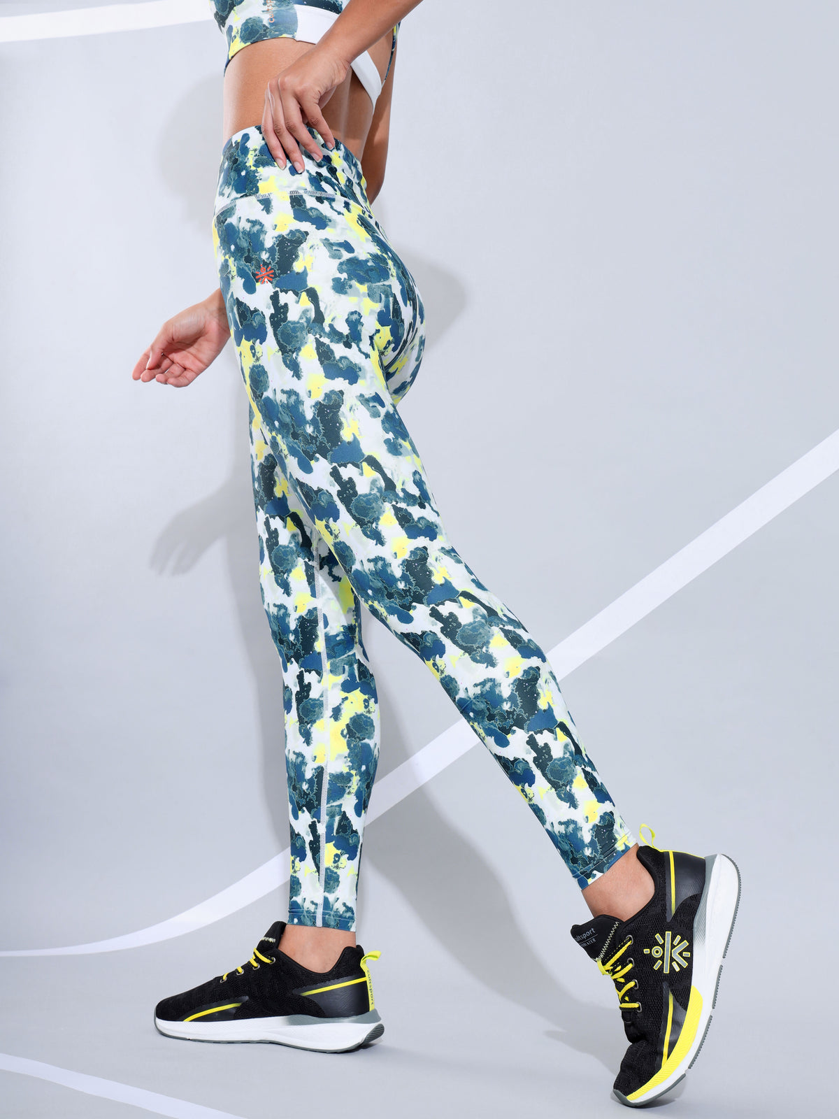Absolute Fit Tights with Back Pocket