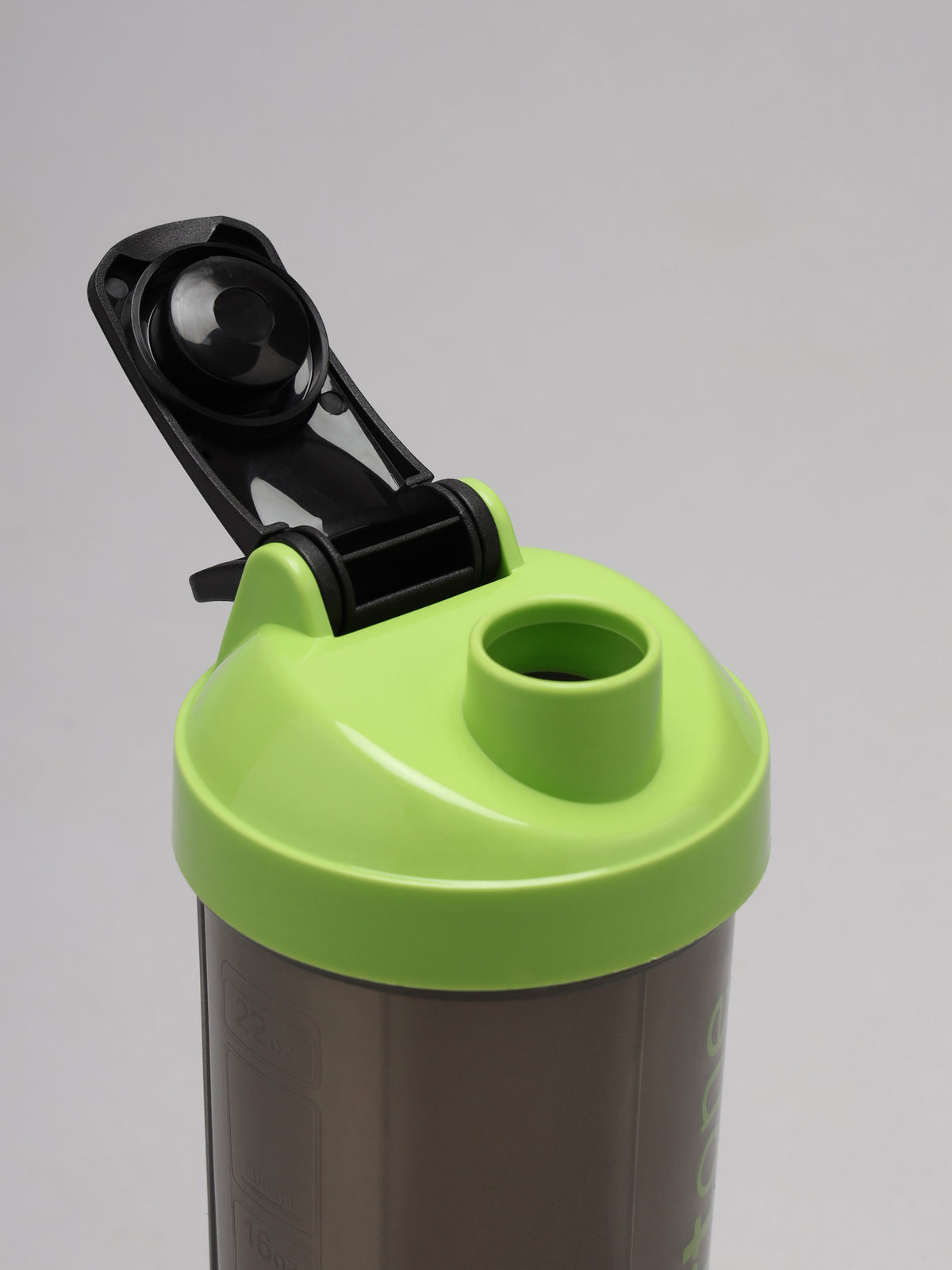 Spill Proof Flip Top Shaker with Blender Ball