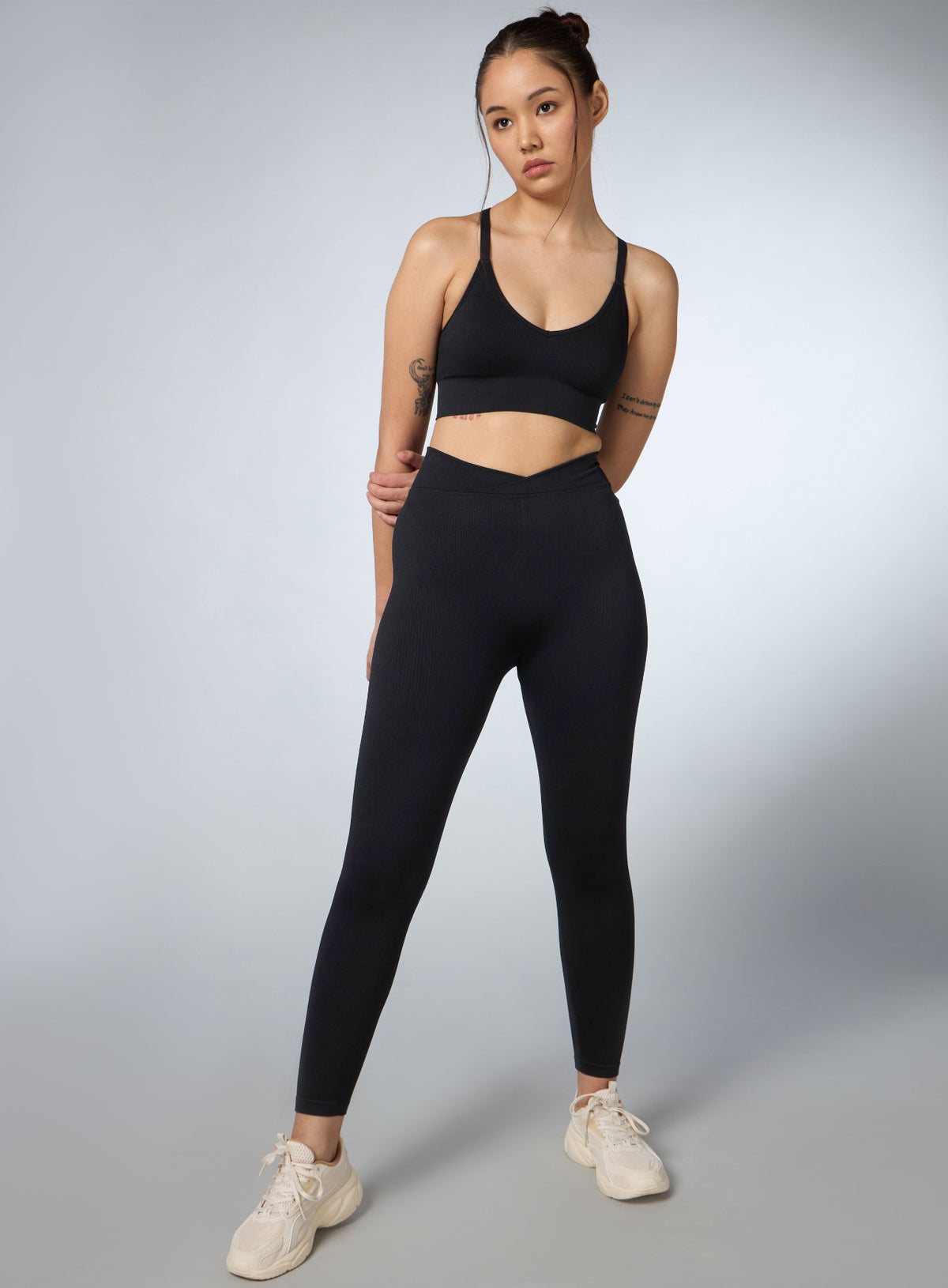 Women's Black Cross Fit Seamless Medium Support Bra