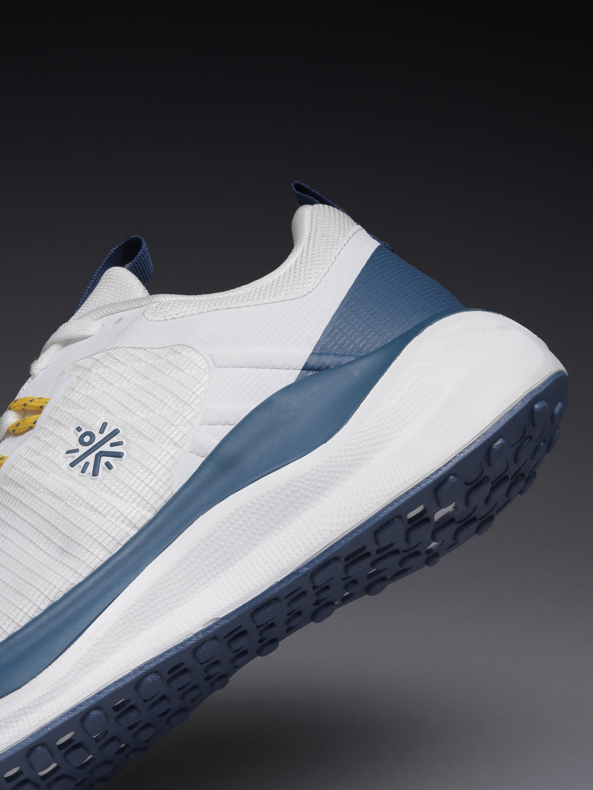 cult Men's Zyro Running Shoes - White/R.Blue