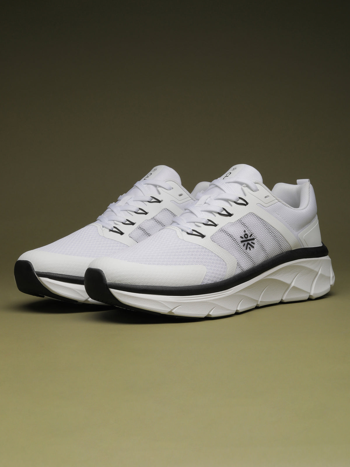 cult Men's Flint Running Shoes - White/Black