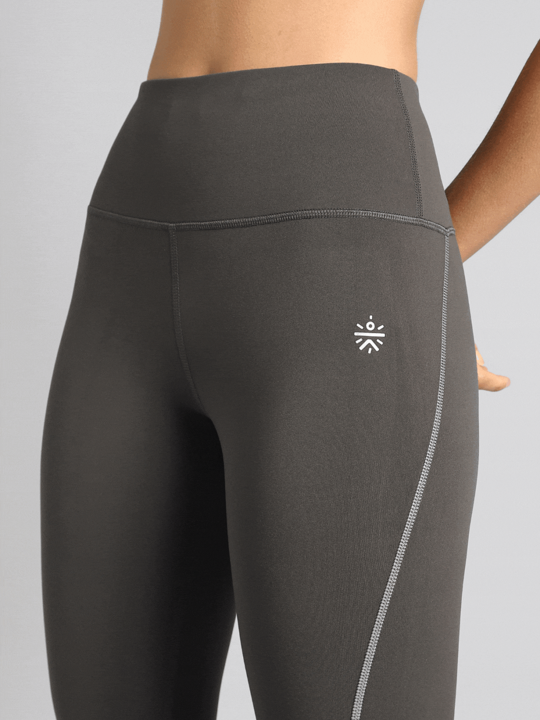 Women's Dark Grey Absolute Fit Solid Running Tights