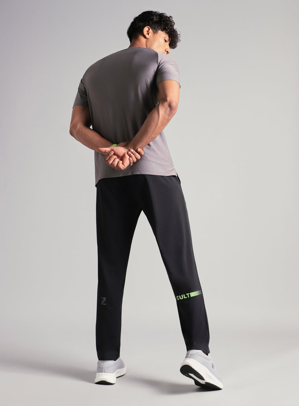 Men's Black Runner's In Motion Graphic Trackpant