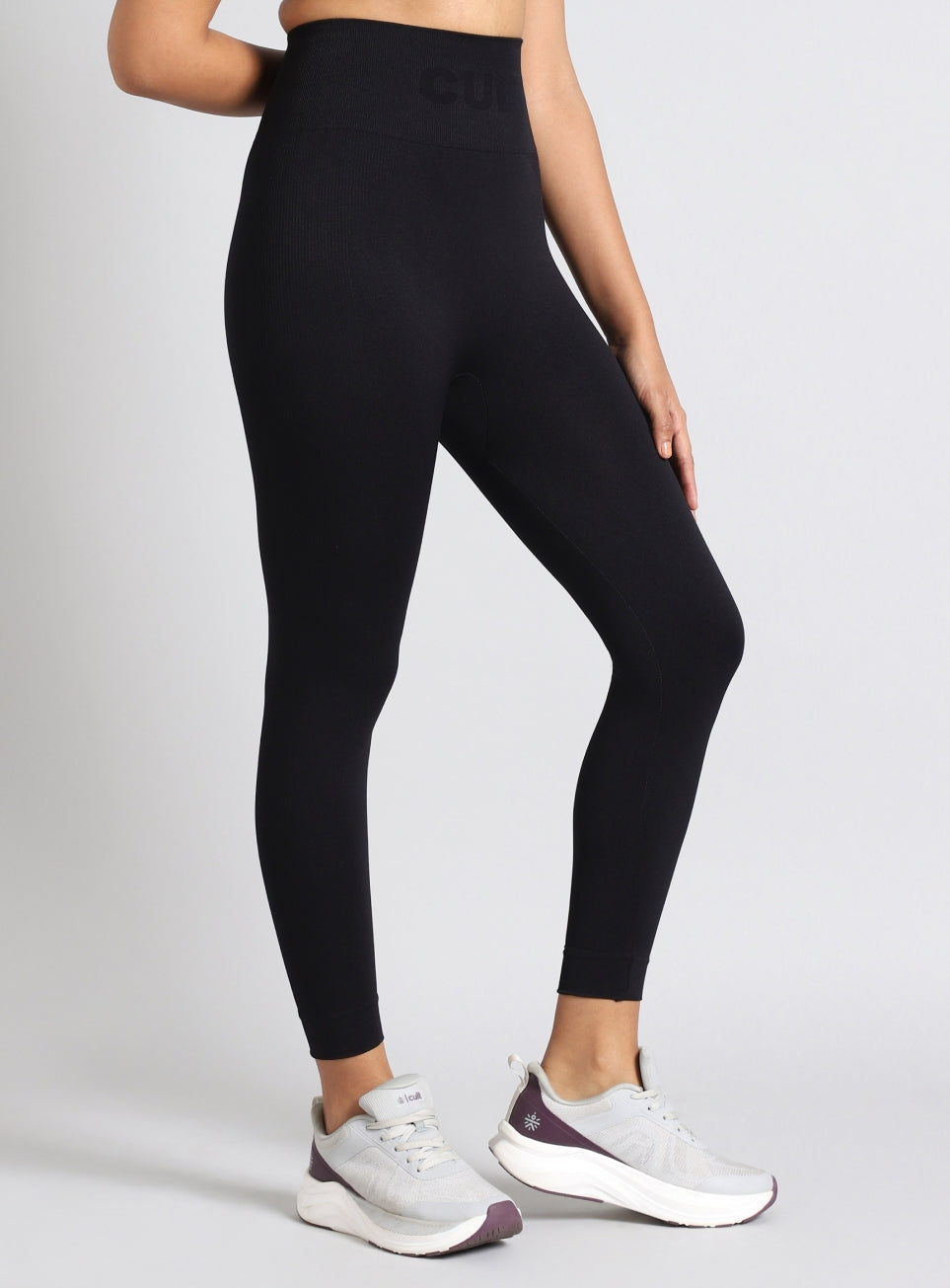 Women's Black Swift Form Seamless Tights