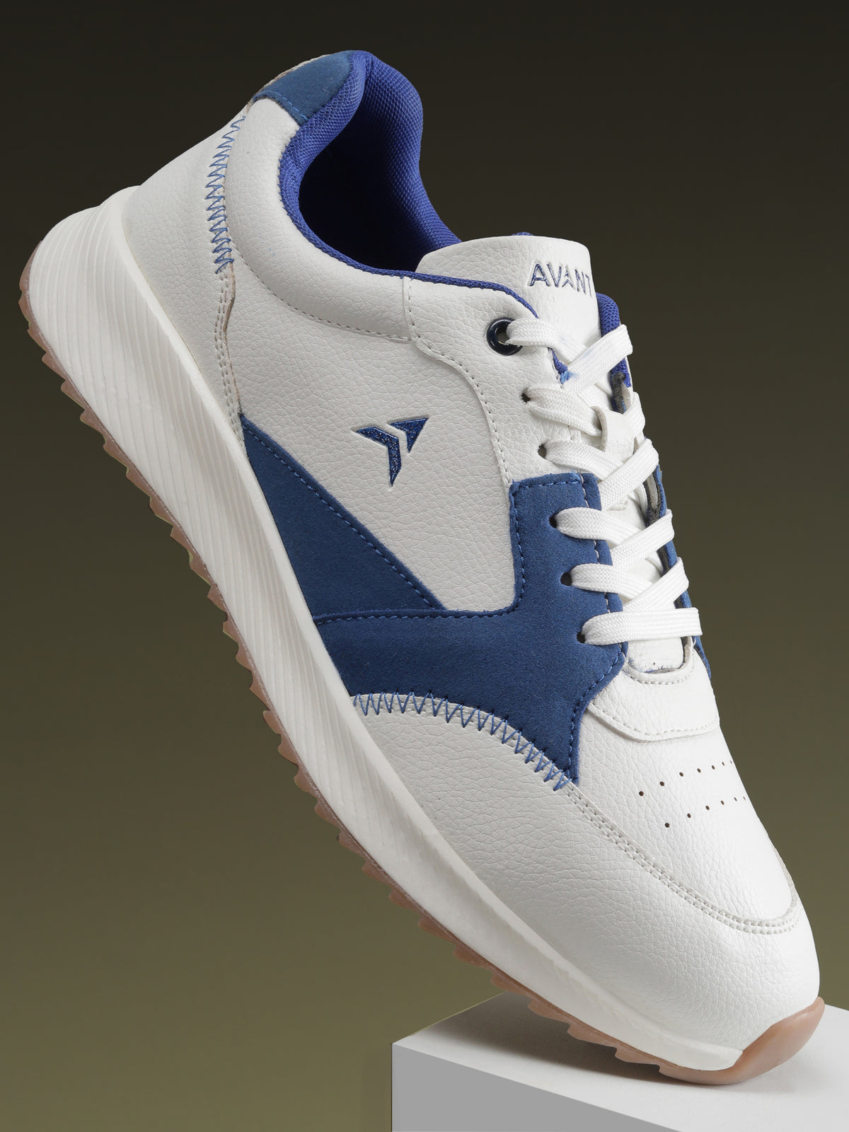 Avant Men's MotionCore Running Shoes - White/Royal Blue