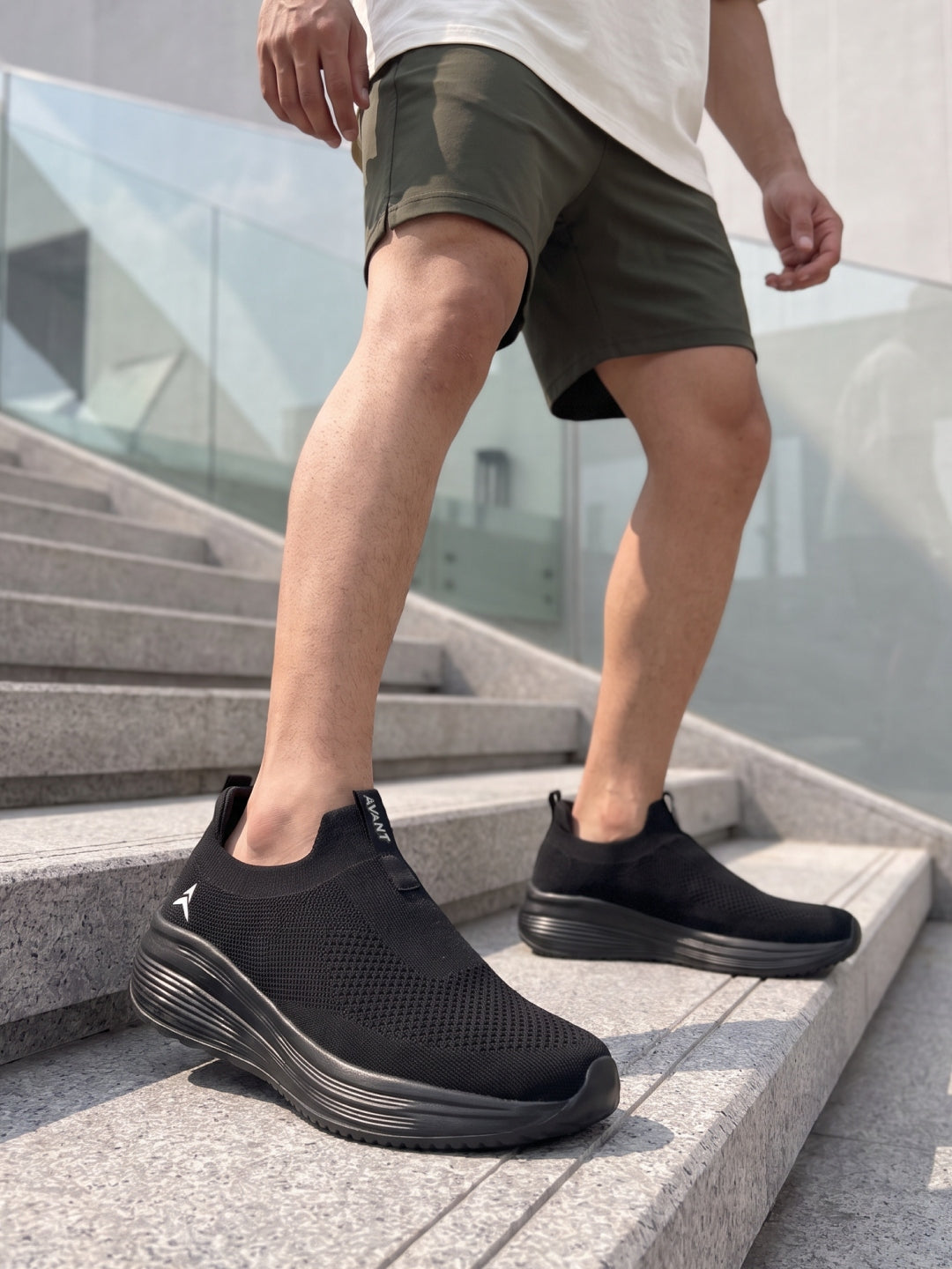 Avant Men's Silven Slip-On Walking Shoes - Black