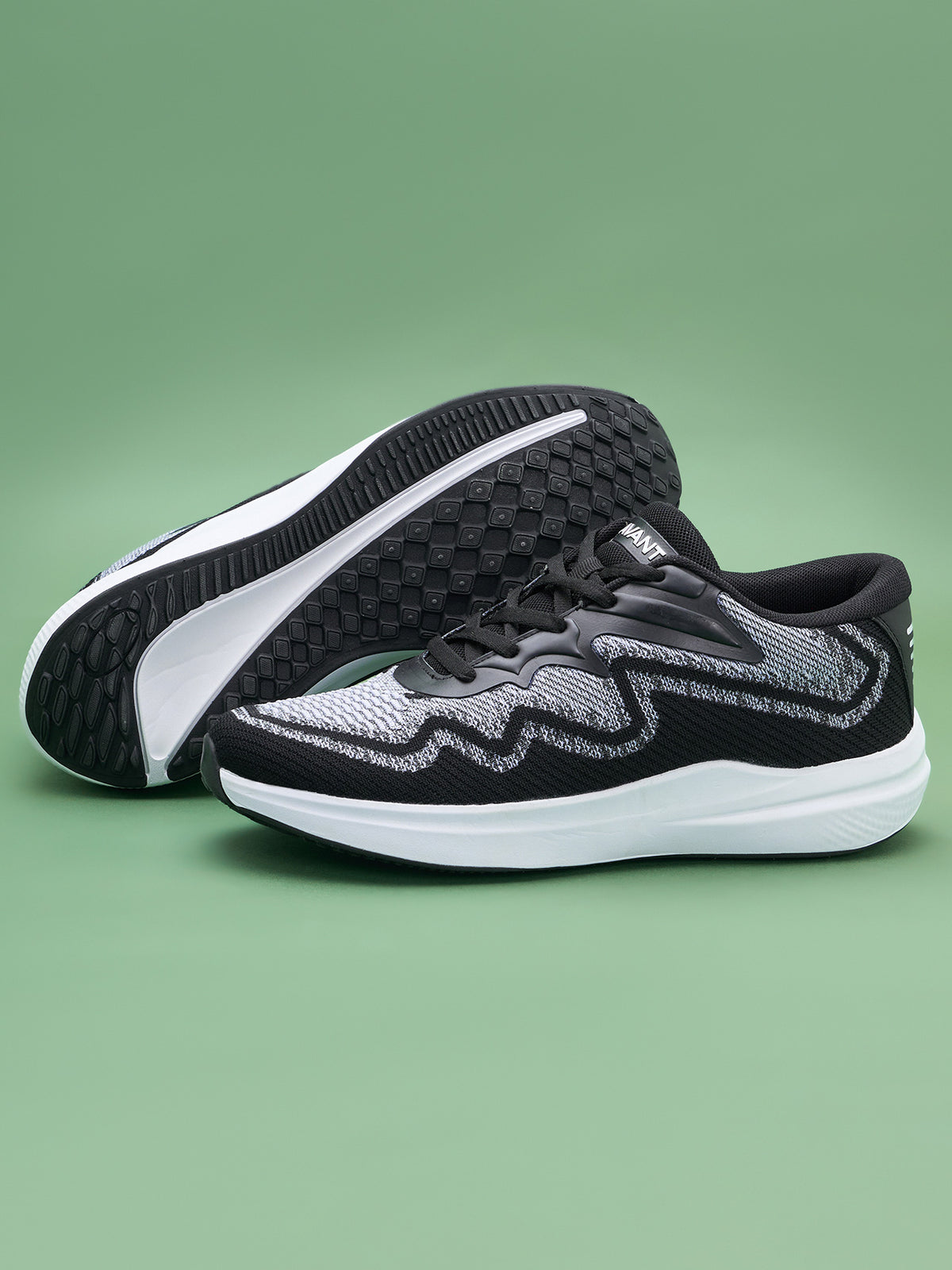 Avant Men's GripUp Running Shoes - Black/White
