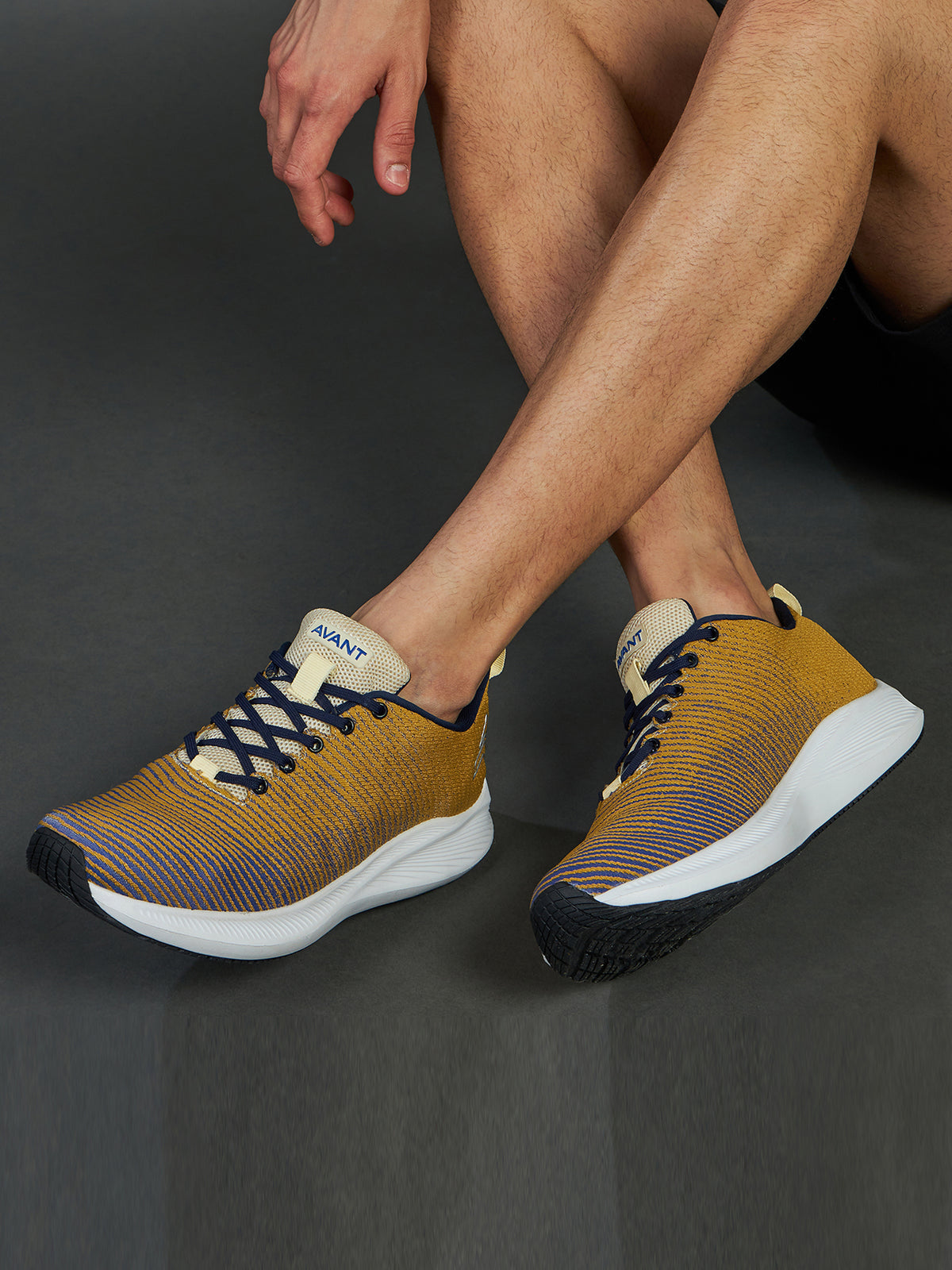 Avant Men's Matrix Running Shoes-Gold/Blue