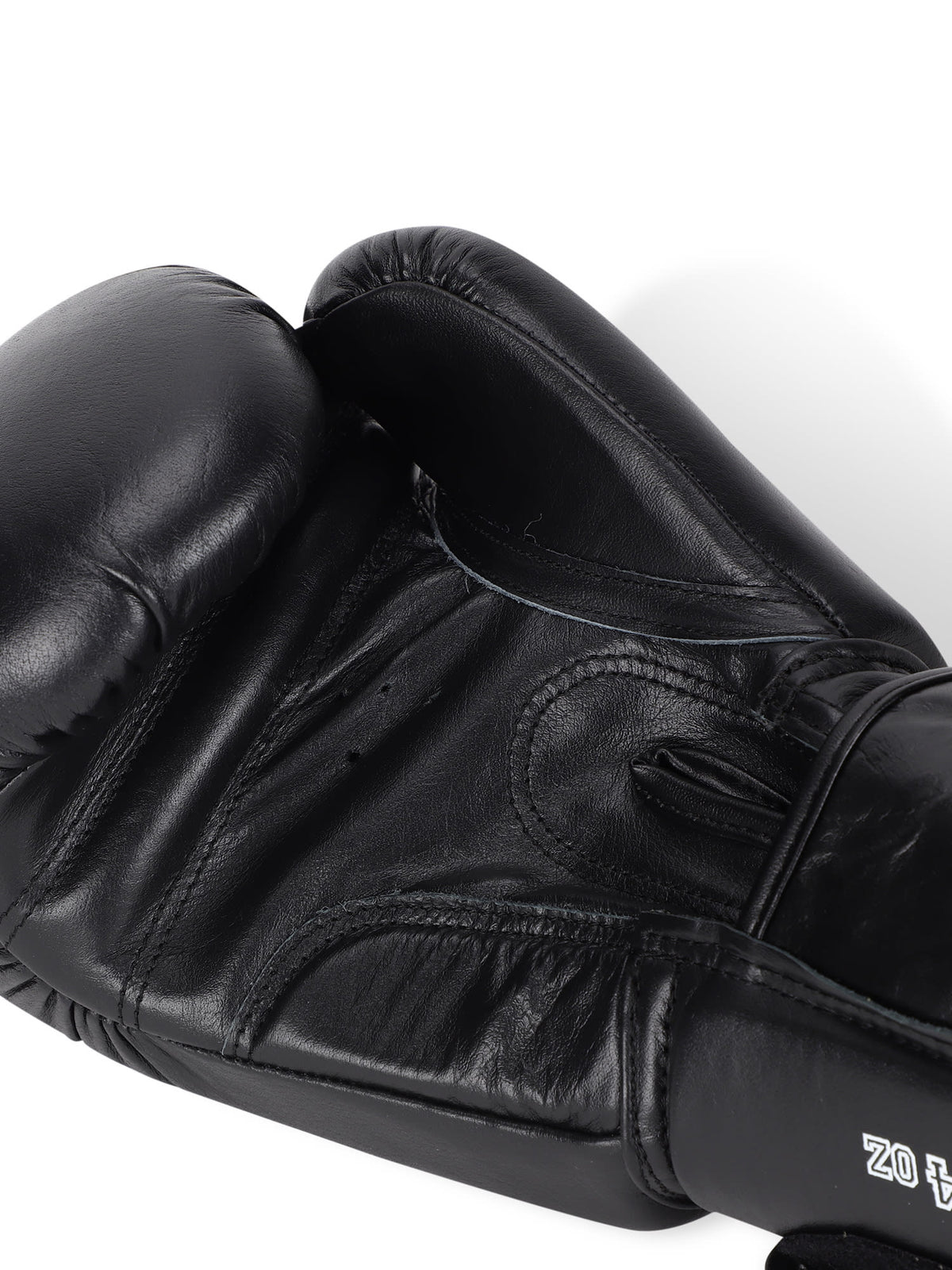 cult.fit Boxing Gloves - 8Oz