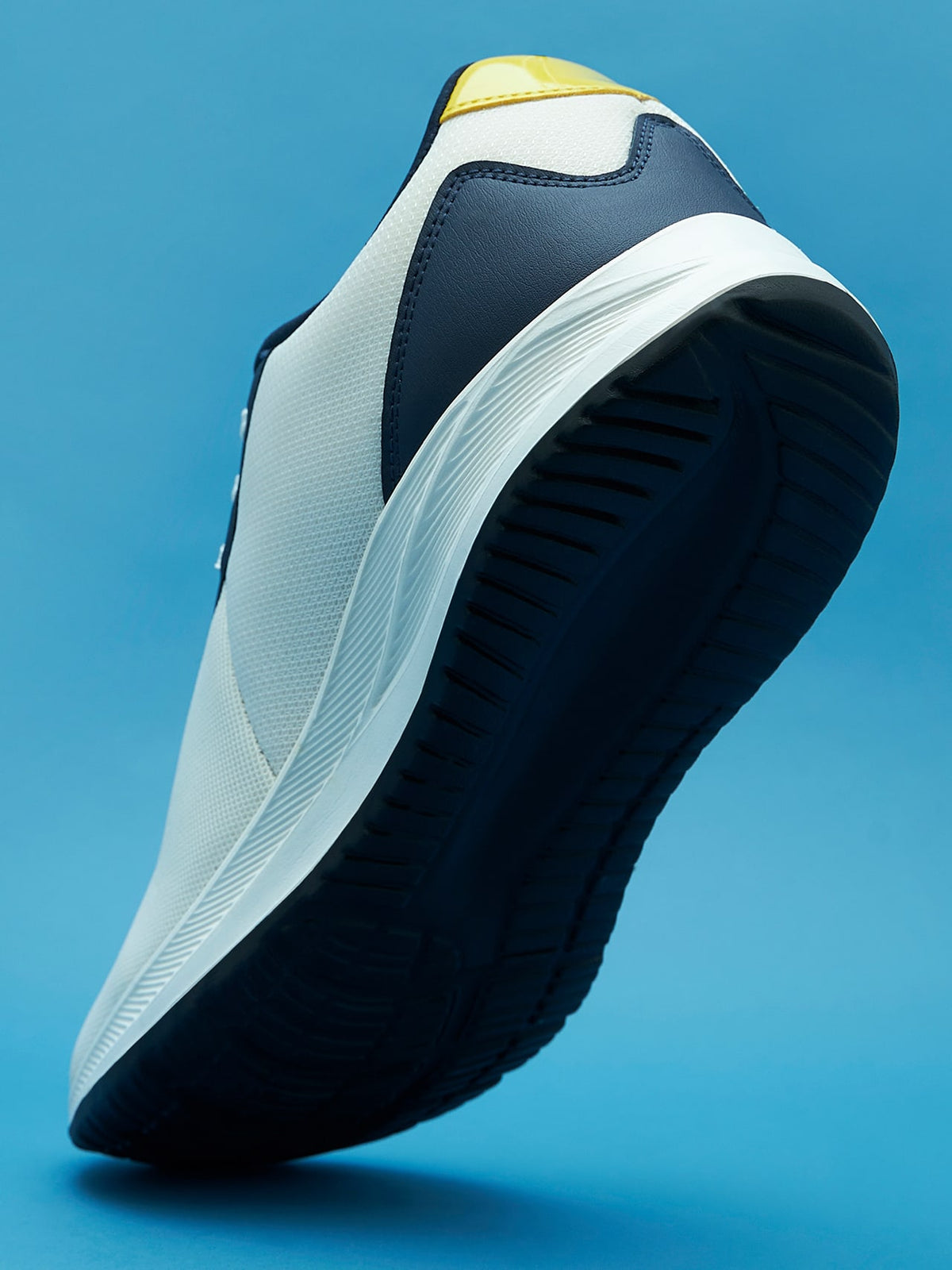 Avant Men's Mach Walking Shoes-White/Navy