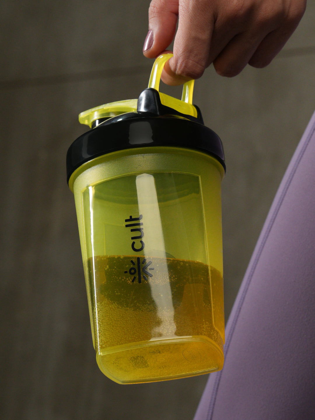cult Combo Duffle Bag 12 L Black with Resistance band (2-7kg resistance) & Shaker Bottle 500 ml Yellow