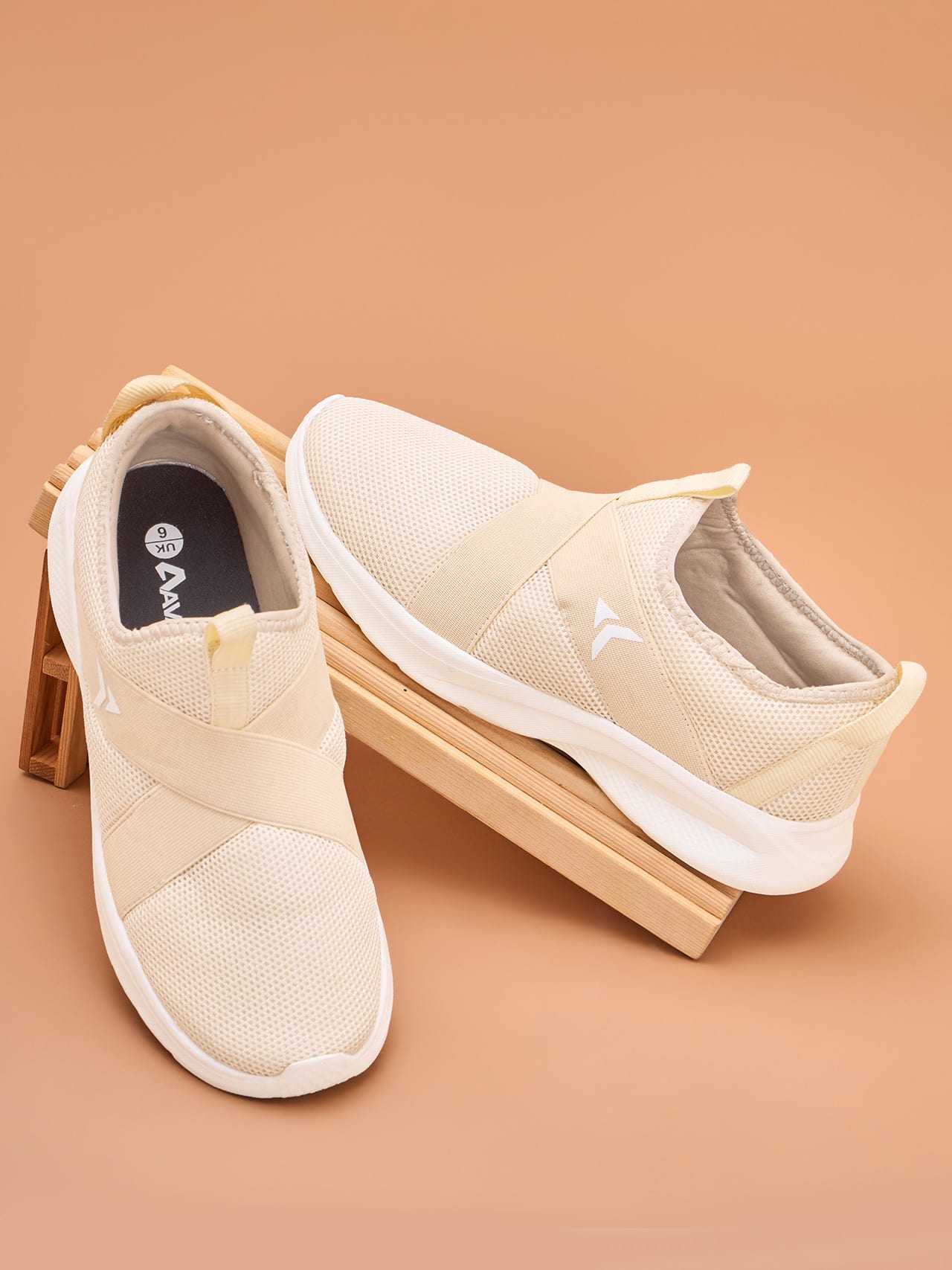 Avant Women's Glam Slip-On Walking shoes - White