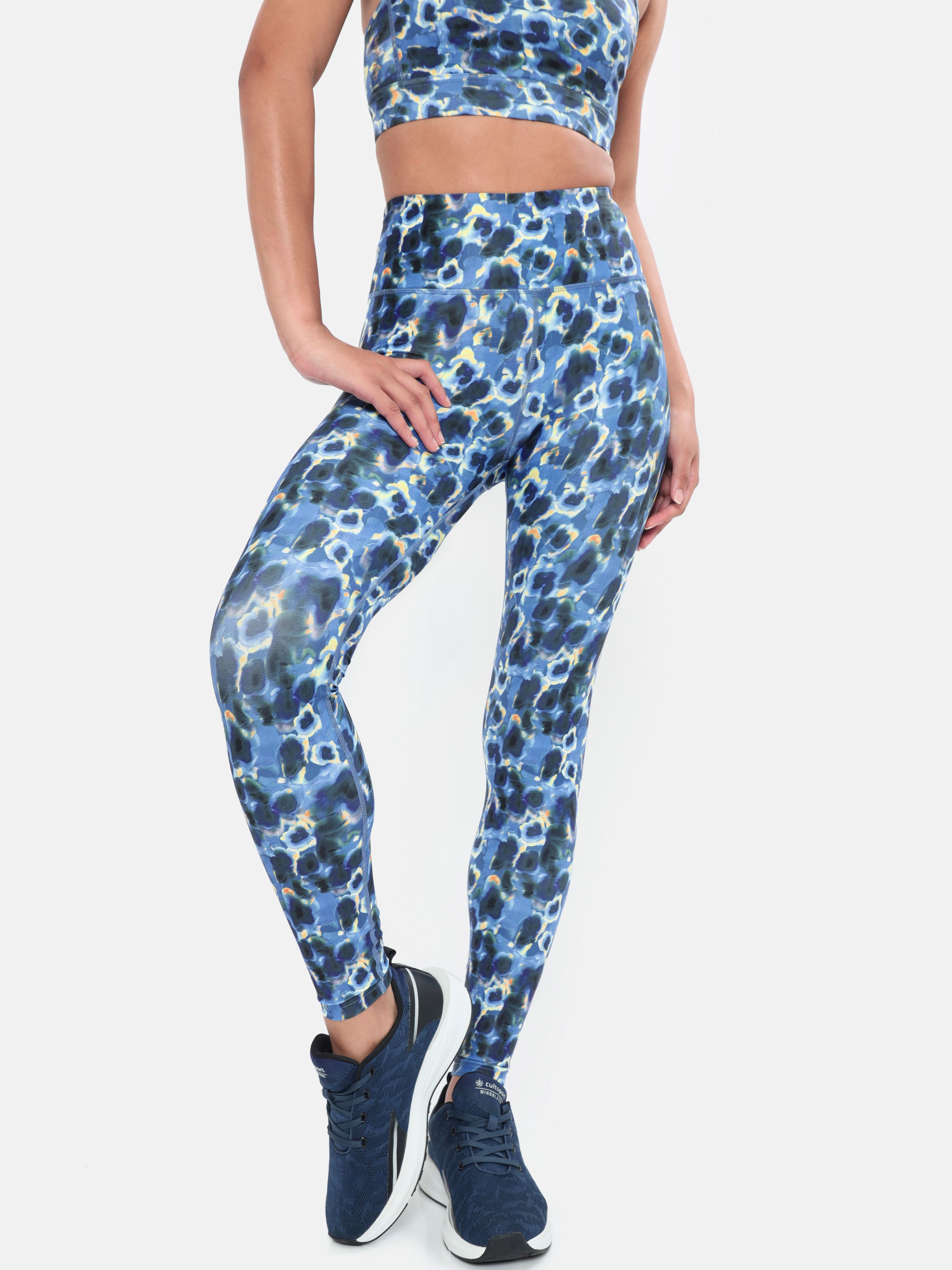 Absolute Fit Tights with Back Pocket