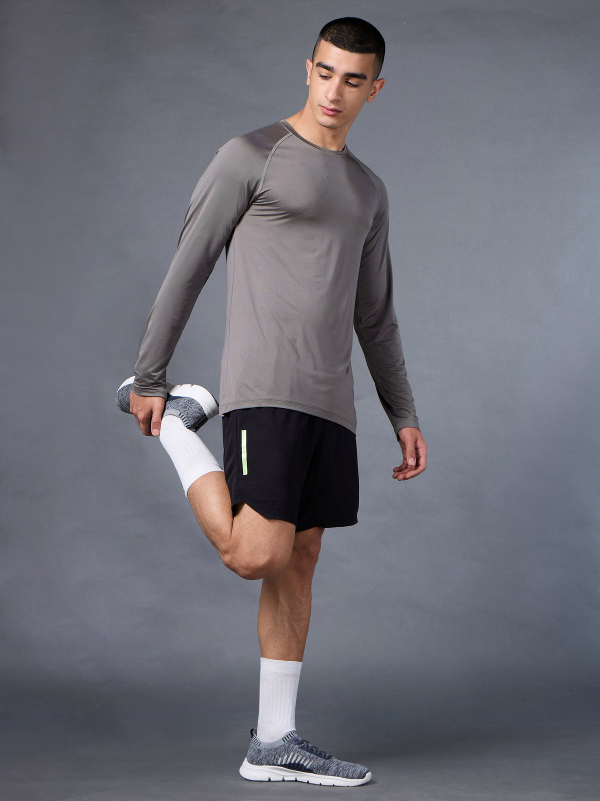 Men's Grey Base Layer Run Full Sleeve Slim Fit T-shirt