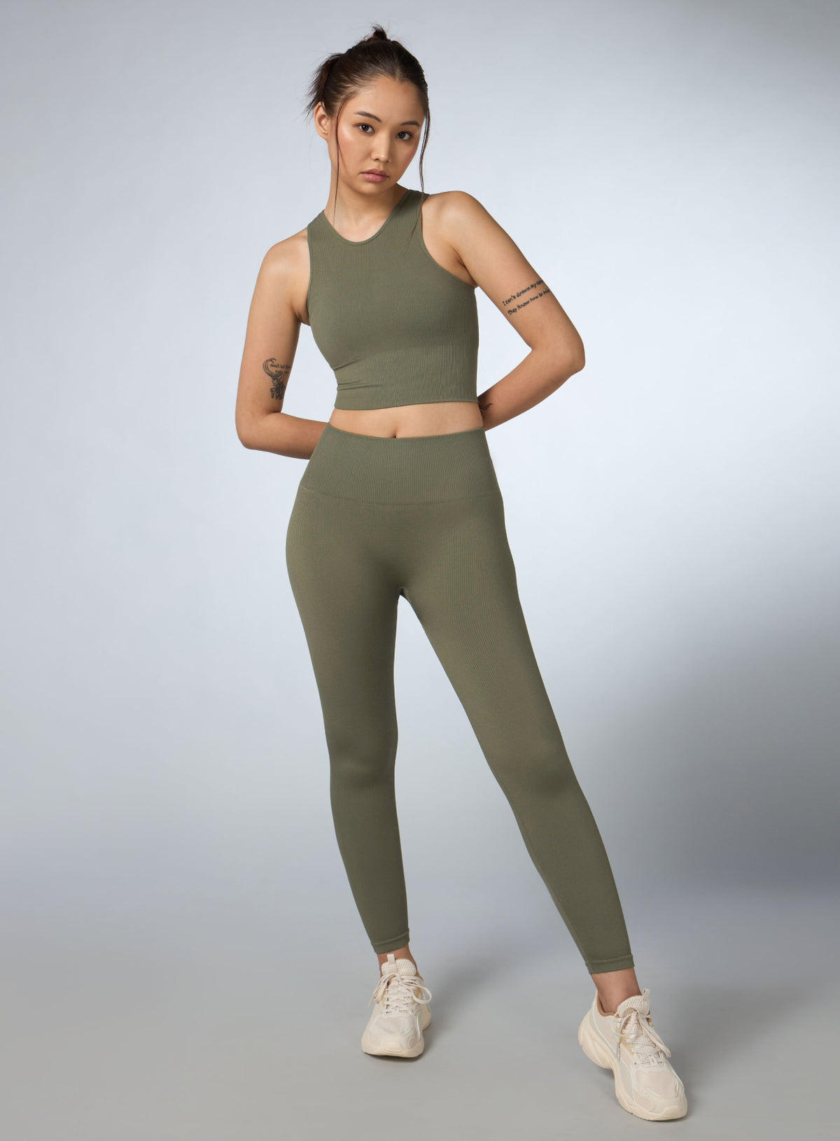 Women's Olive Versatile Seamless Tights