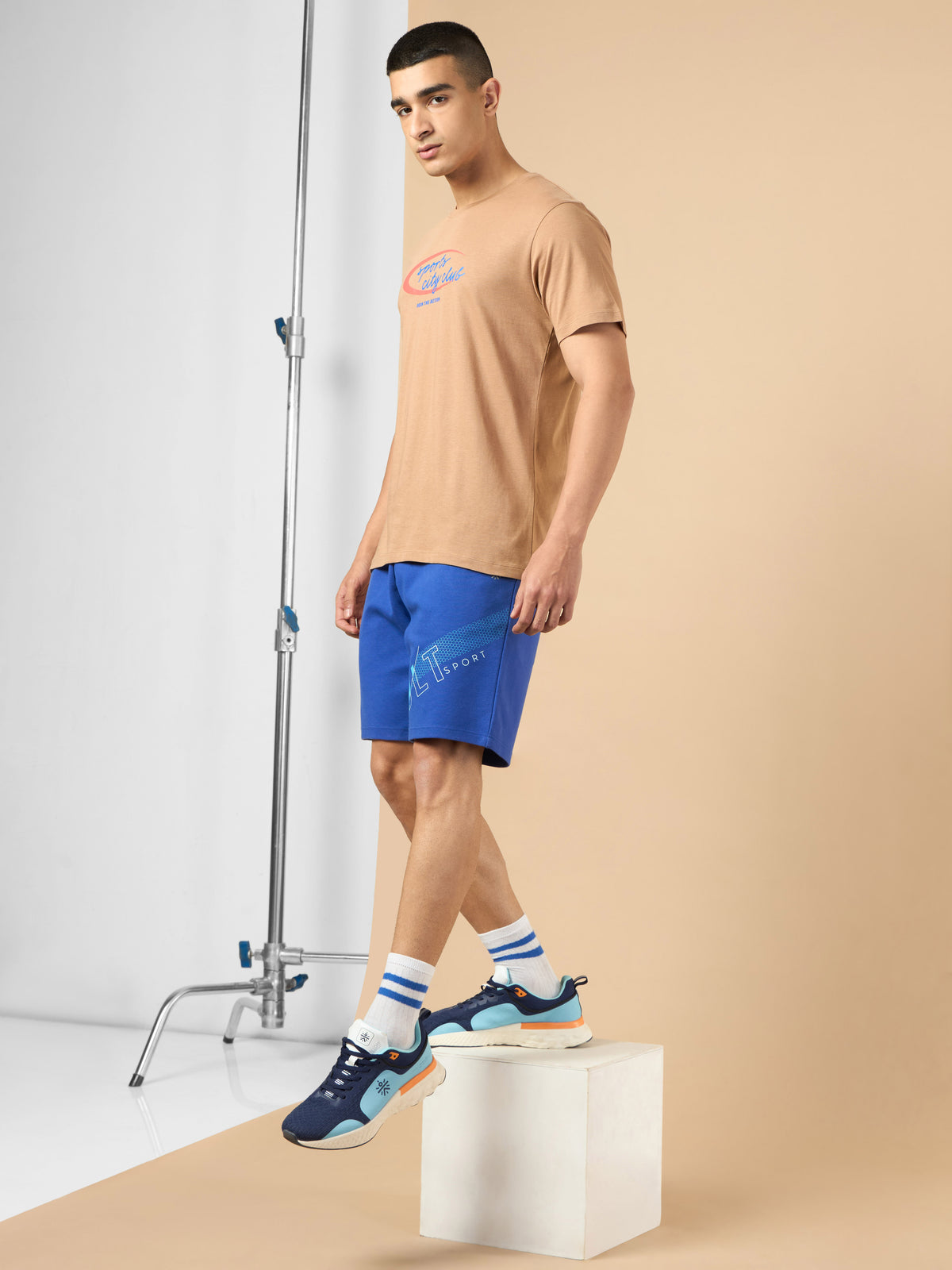 Men's Khaki Sports City Club Graphic T-shirt