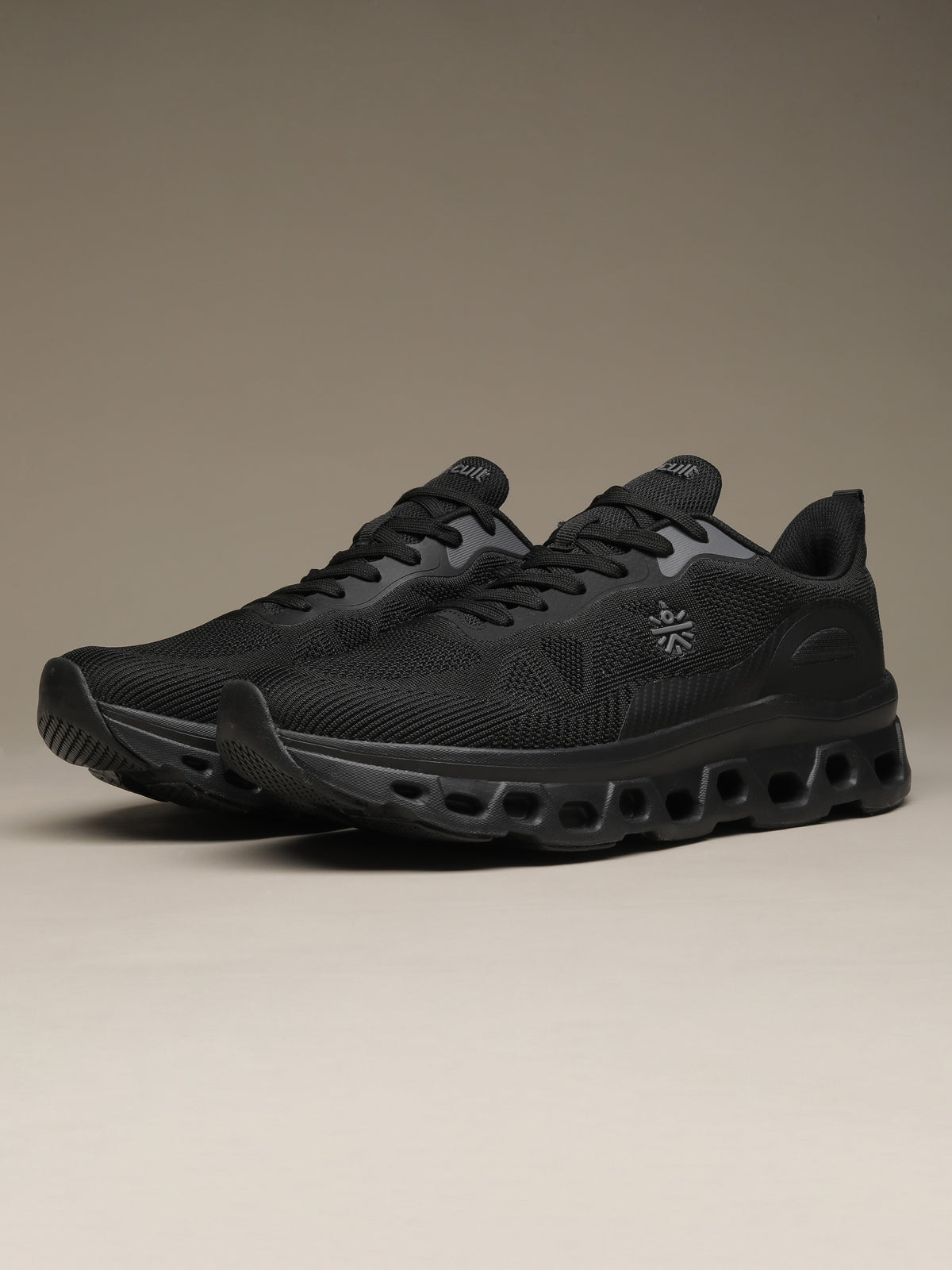 cult Men's Oxyra Walking Shoes - Black/D.Grey