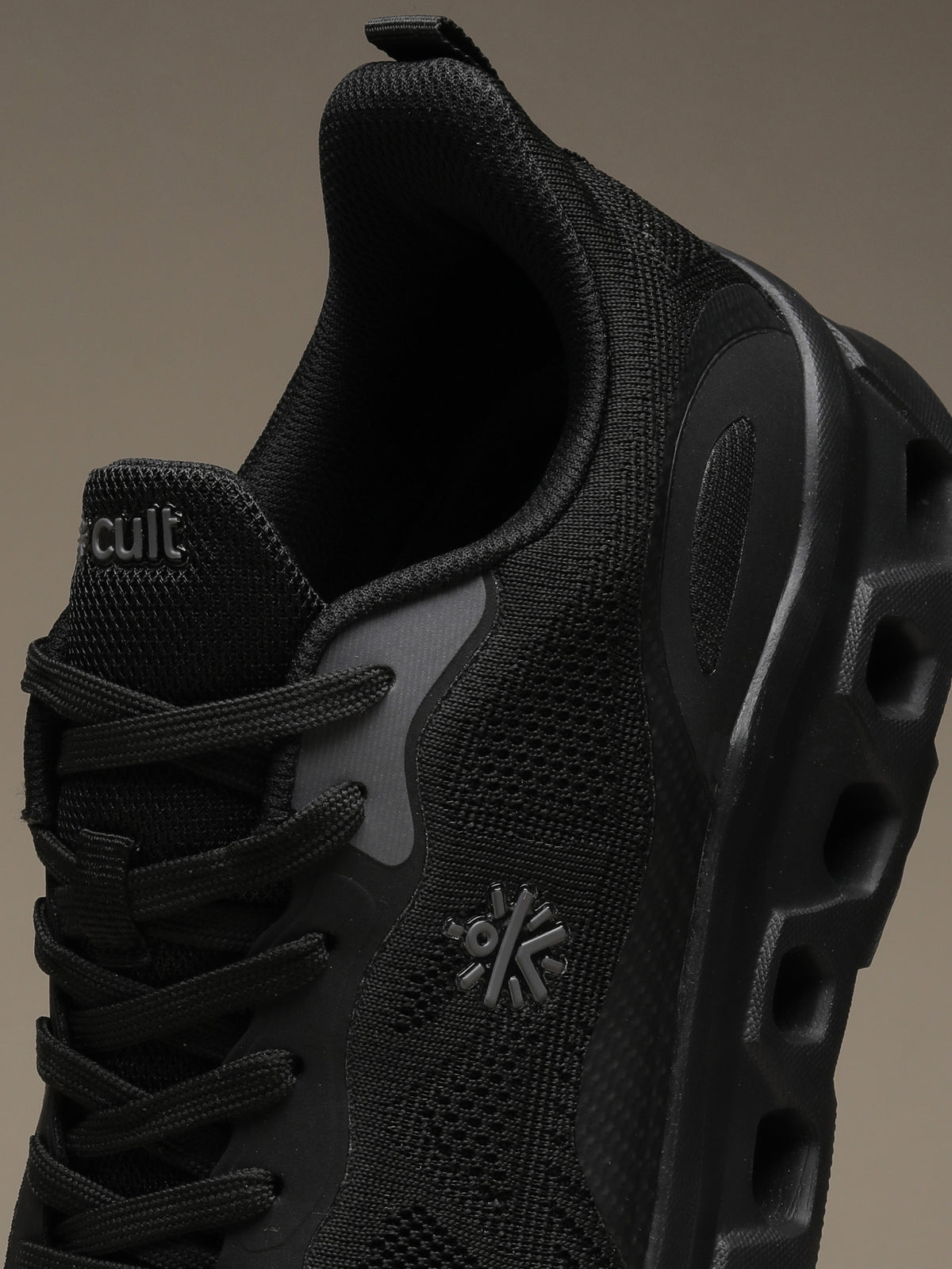 cult Men's Oxyra Walking Shoes - Black/D.Grey