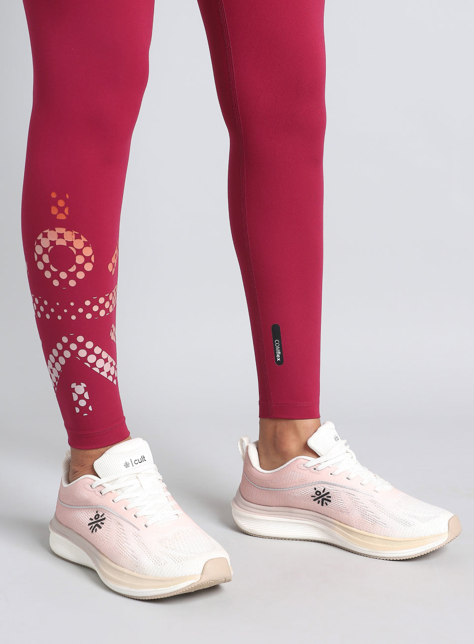 Women's Maroon Absolute Fit Tights with Logo Print and Back Pocket