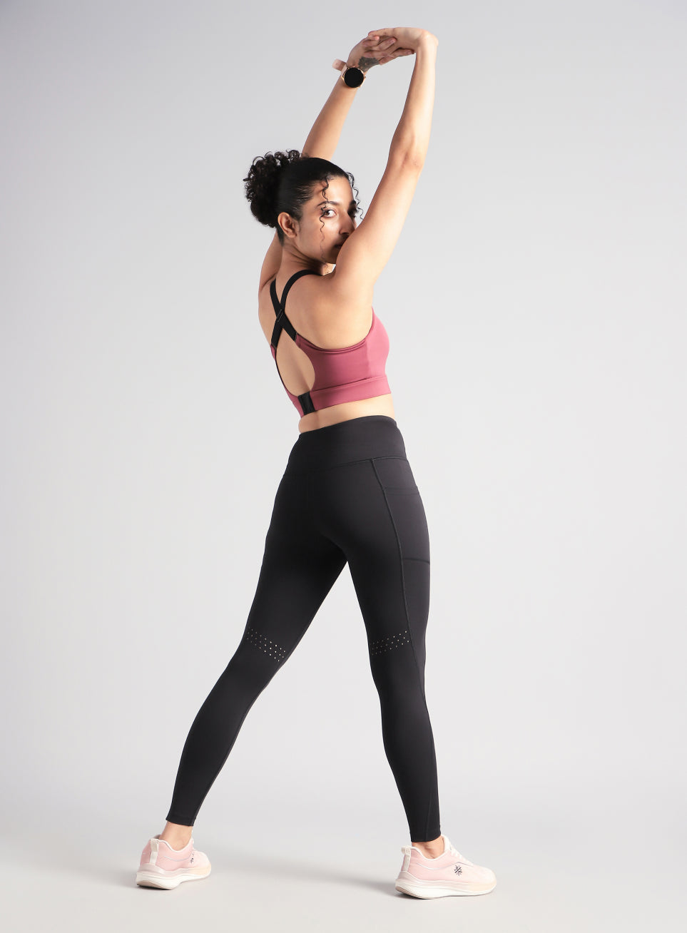 Women's Black Run Beyond COMFlex Tights