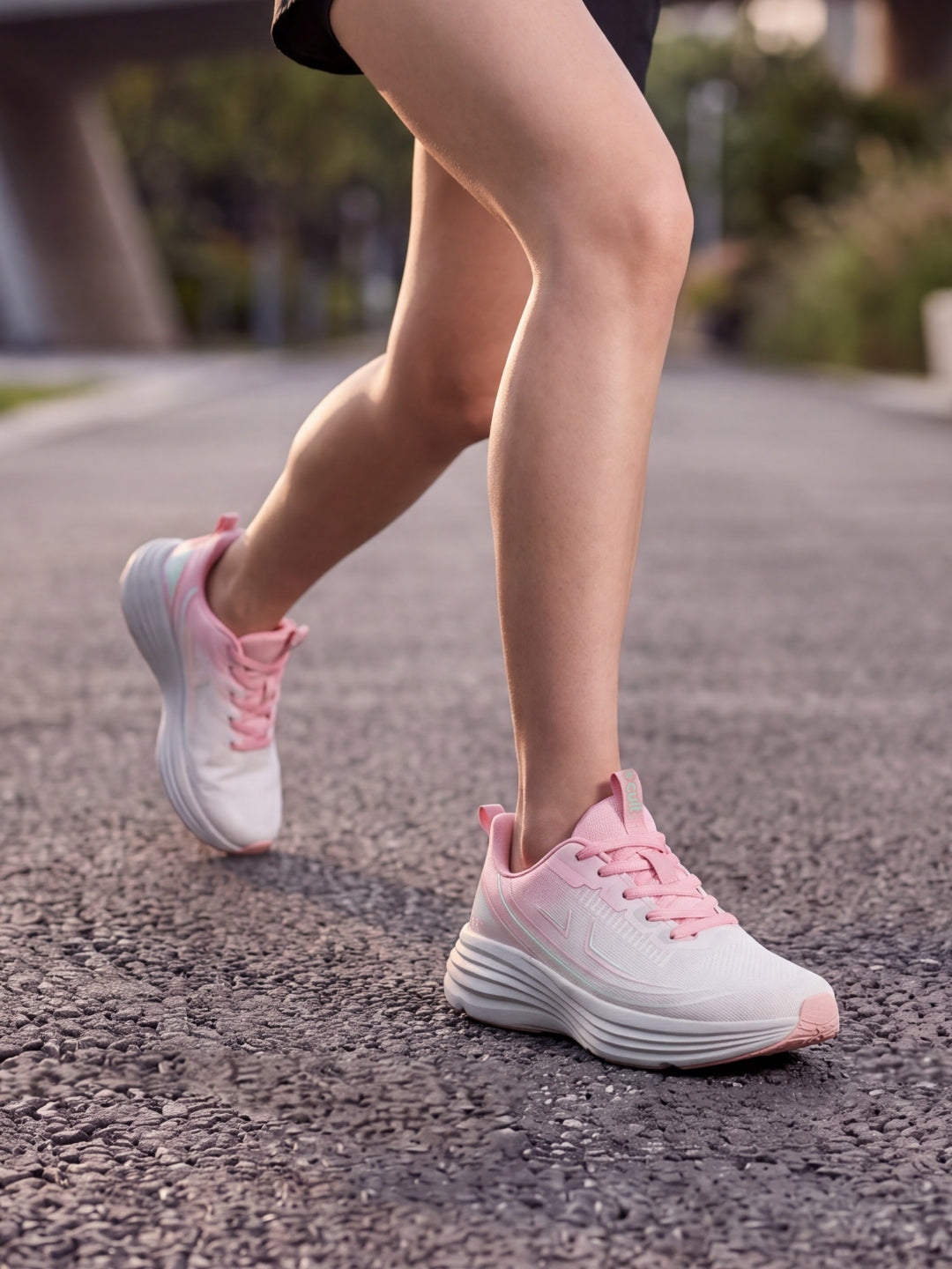 cult Women's KnitBreeze Walking Shoes - Light Grey