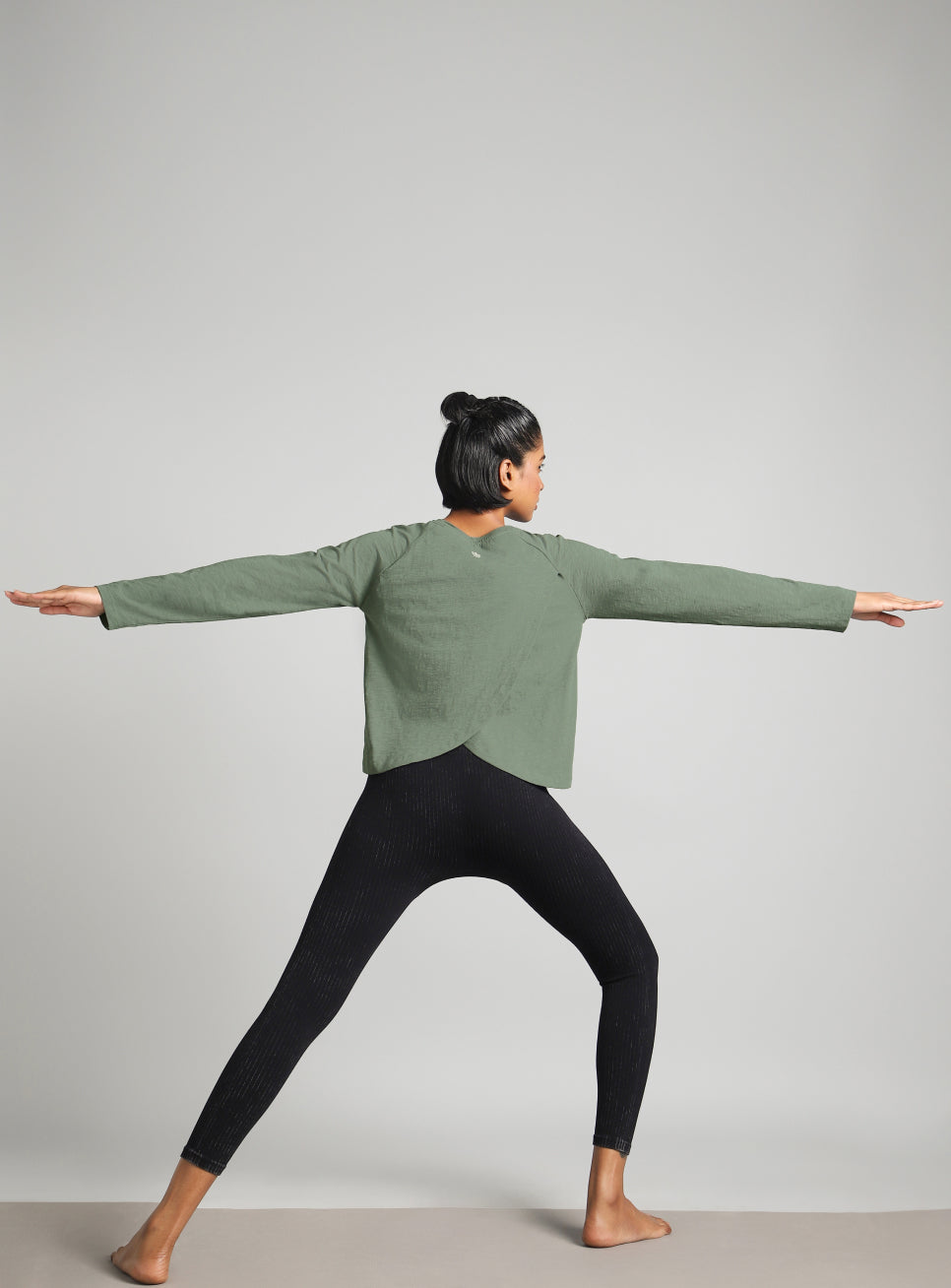 Women's Green Form Overlap Yoga T-shirt