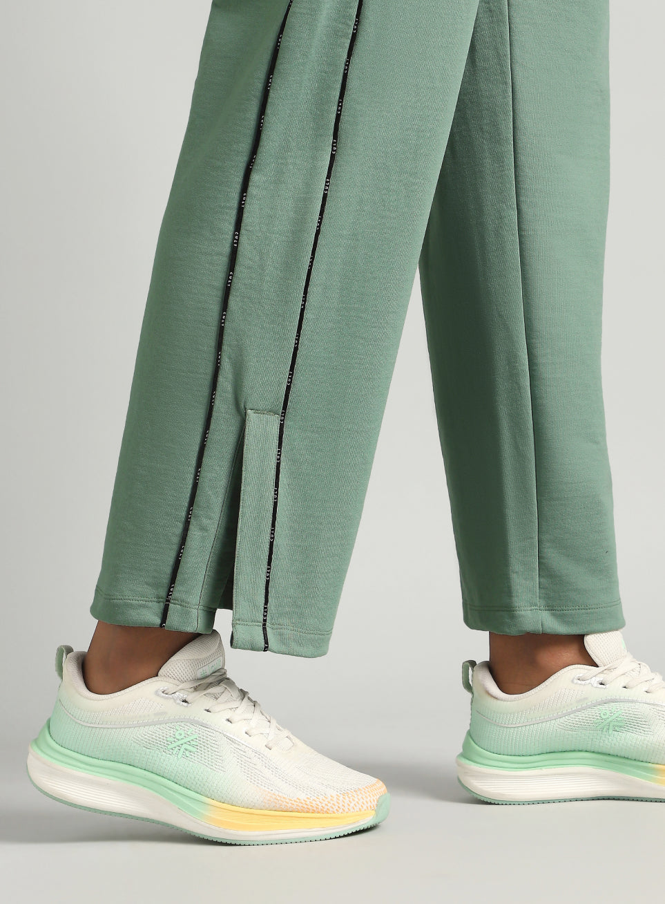 Women's Green Panelled Straight Fit Trackpants