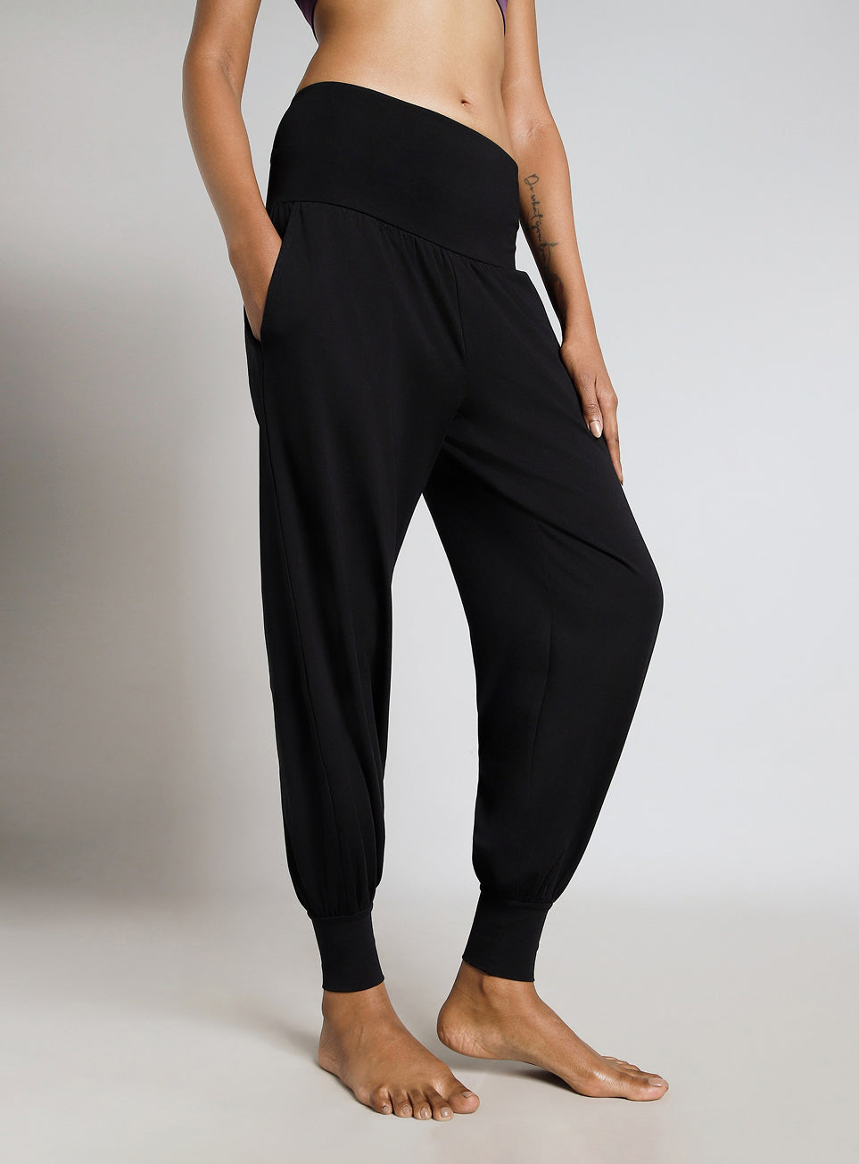Women's Black Flow and Form Relaxed Yoga Joggers
