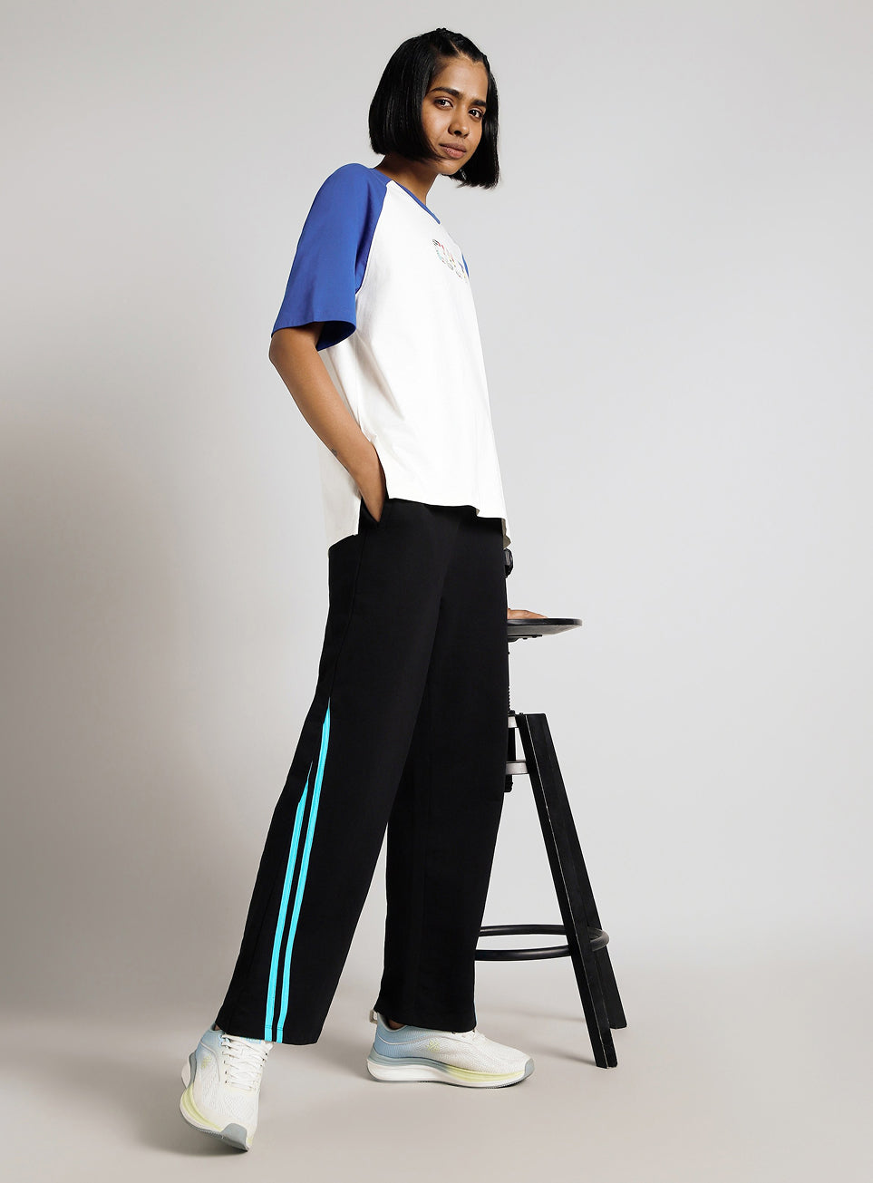 Women's Black Contrast Edge Straight Fit Trackpants