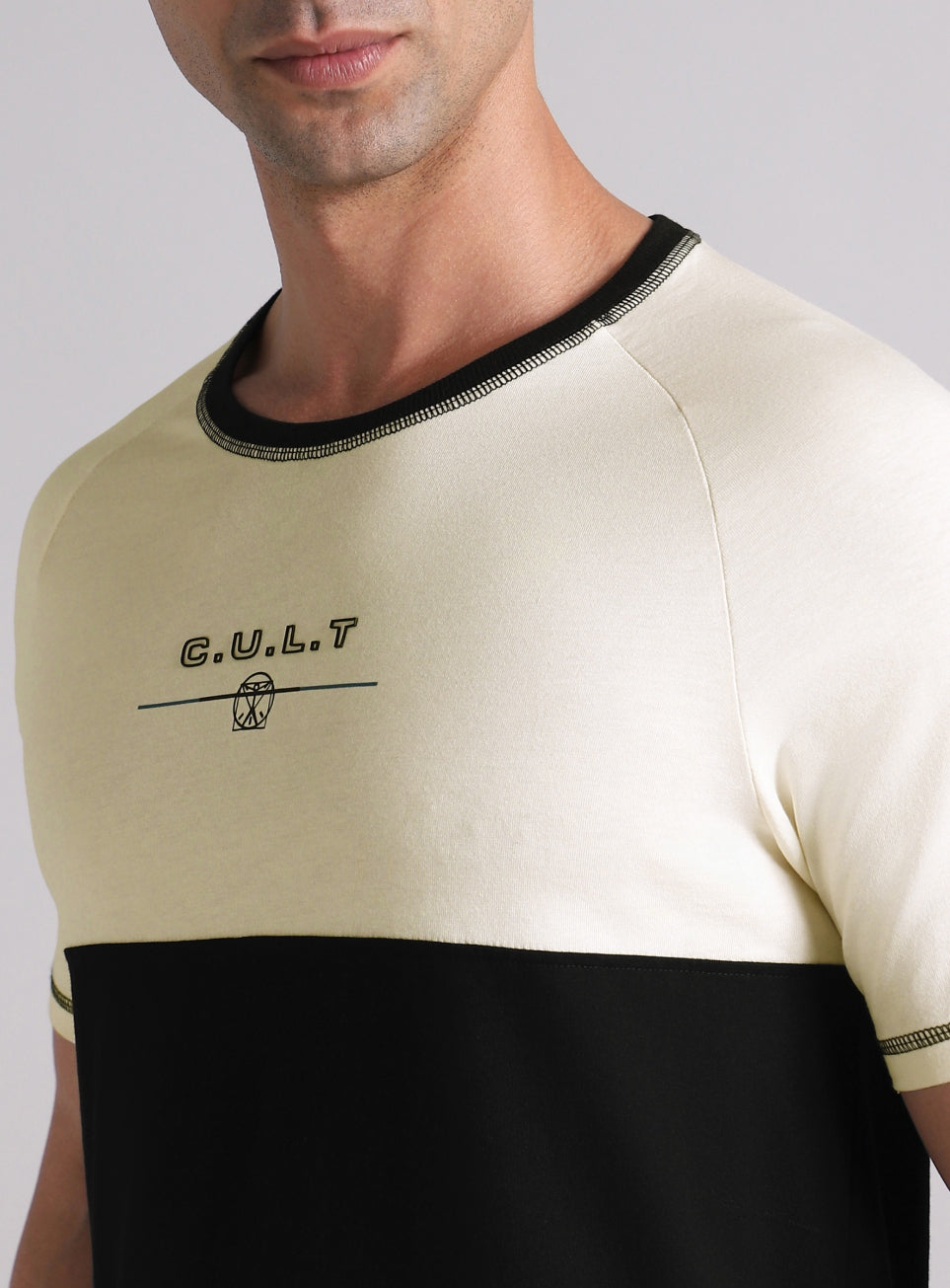 Men's Colourblock V-Man Cult Graphic T-shirt