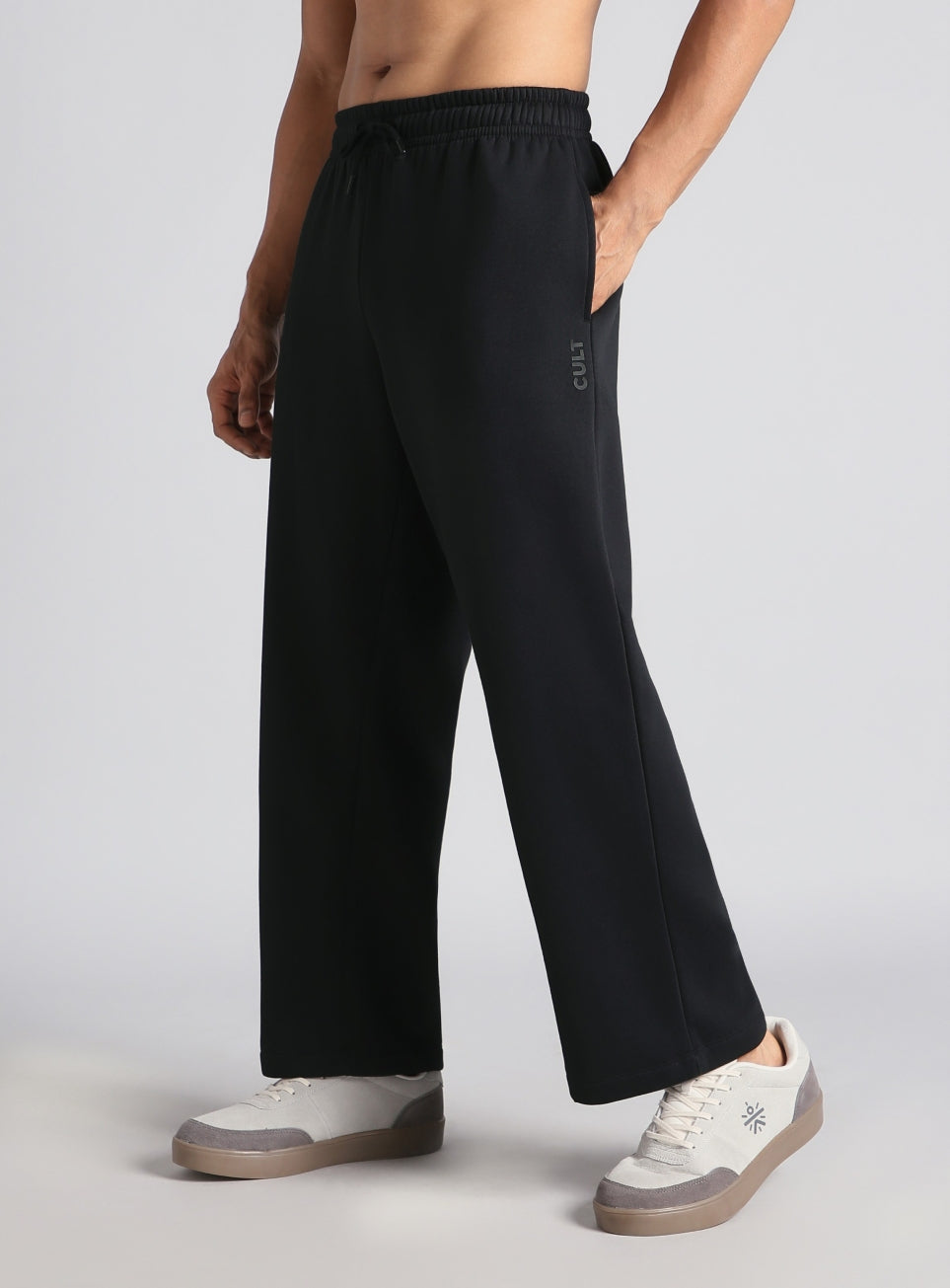 Men's Black Luxe Fleece Relaxed Fit Trackpants