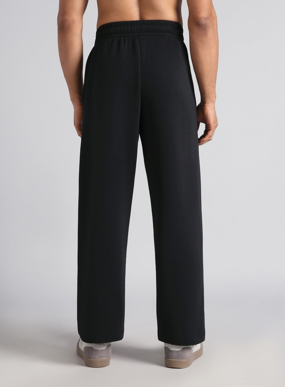 Men's Black Luxe Fleece Relaxed Fit Trackpants