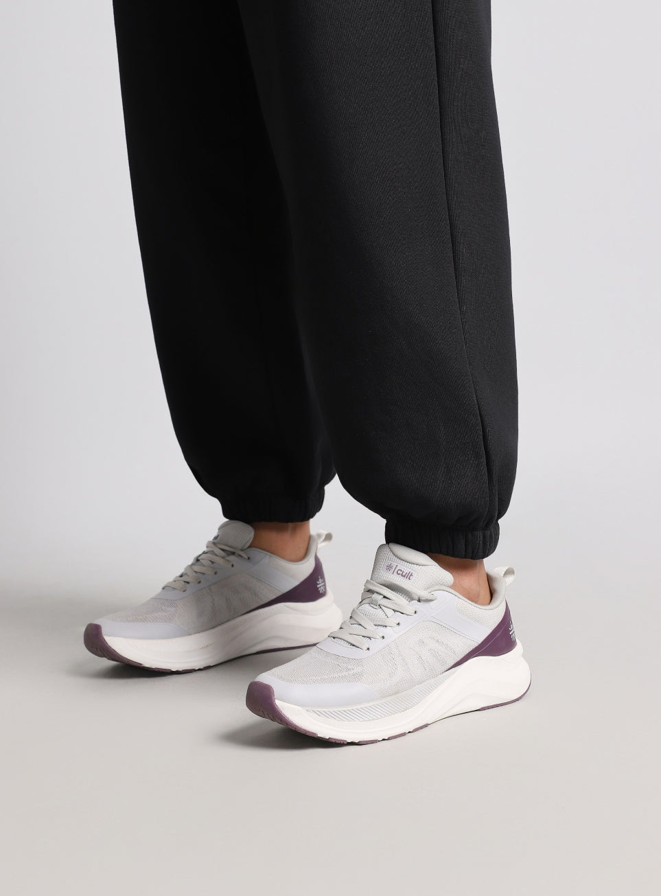 Women's Black Luxe Fleece Relaxed Fit Joggers
