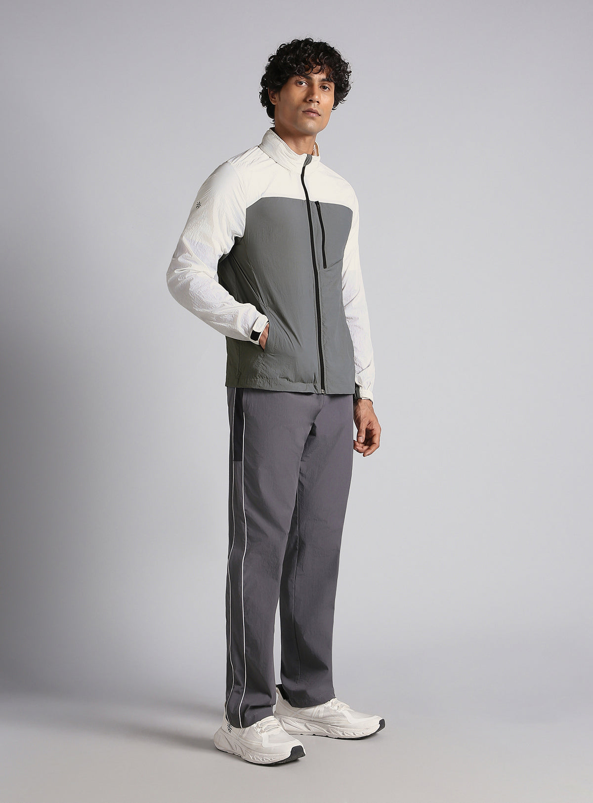 Men's Grey Daily Run Hooded Windbreaker Jacket