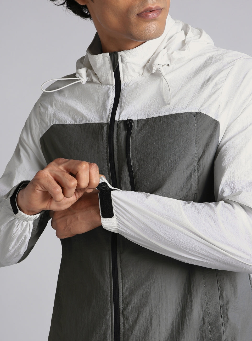 Men's Grey Daily Run Hooded Windbreaker Jacket