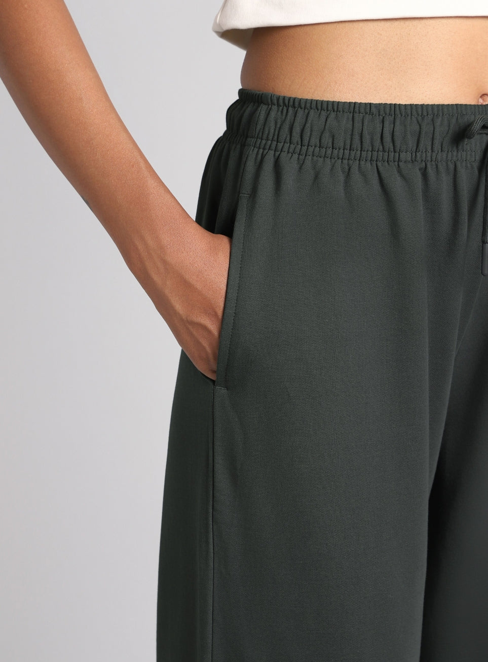 Women's Dark Grey Luxe Fleece Relaxed Fit Sweat Trackpants