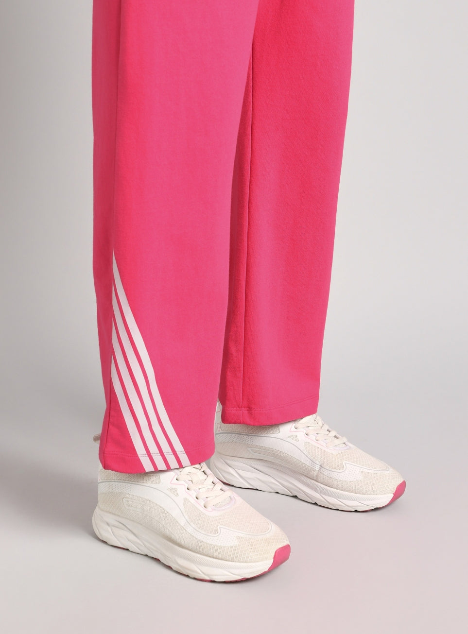 Women's Pink Move Easy Sporty Straight Fit Trackpants