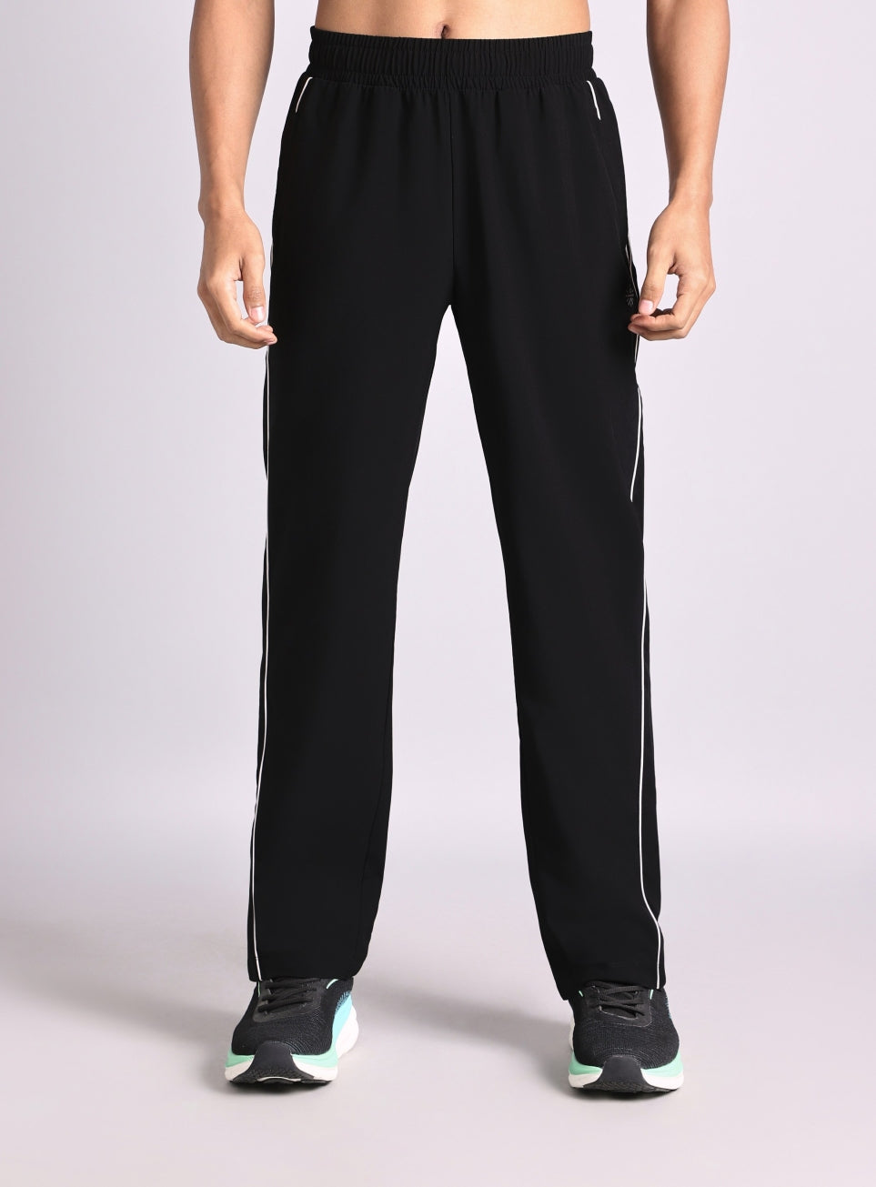 Men's Black Cult Run Cimmunity Trackpant