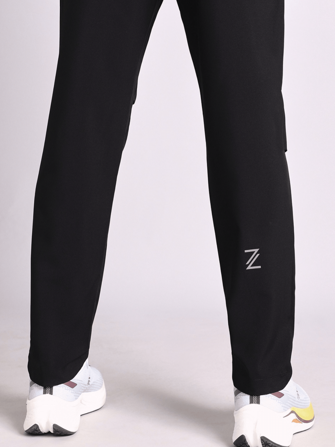 Men's Black Run Essential Track Pant