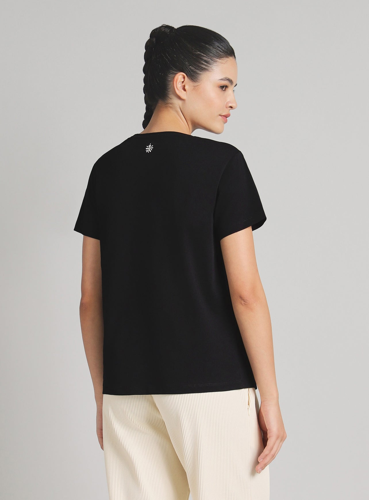 Women's Black Flow Graphic T-shirt