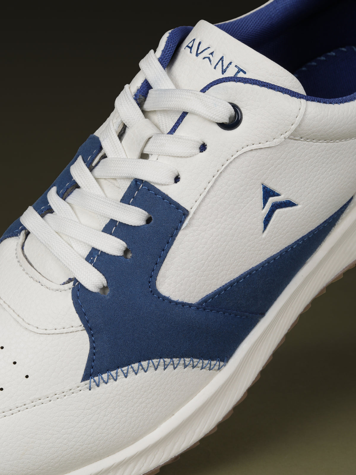 Avant Men's MotionCore Running Shoes - White/Royal Blue