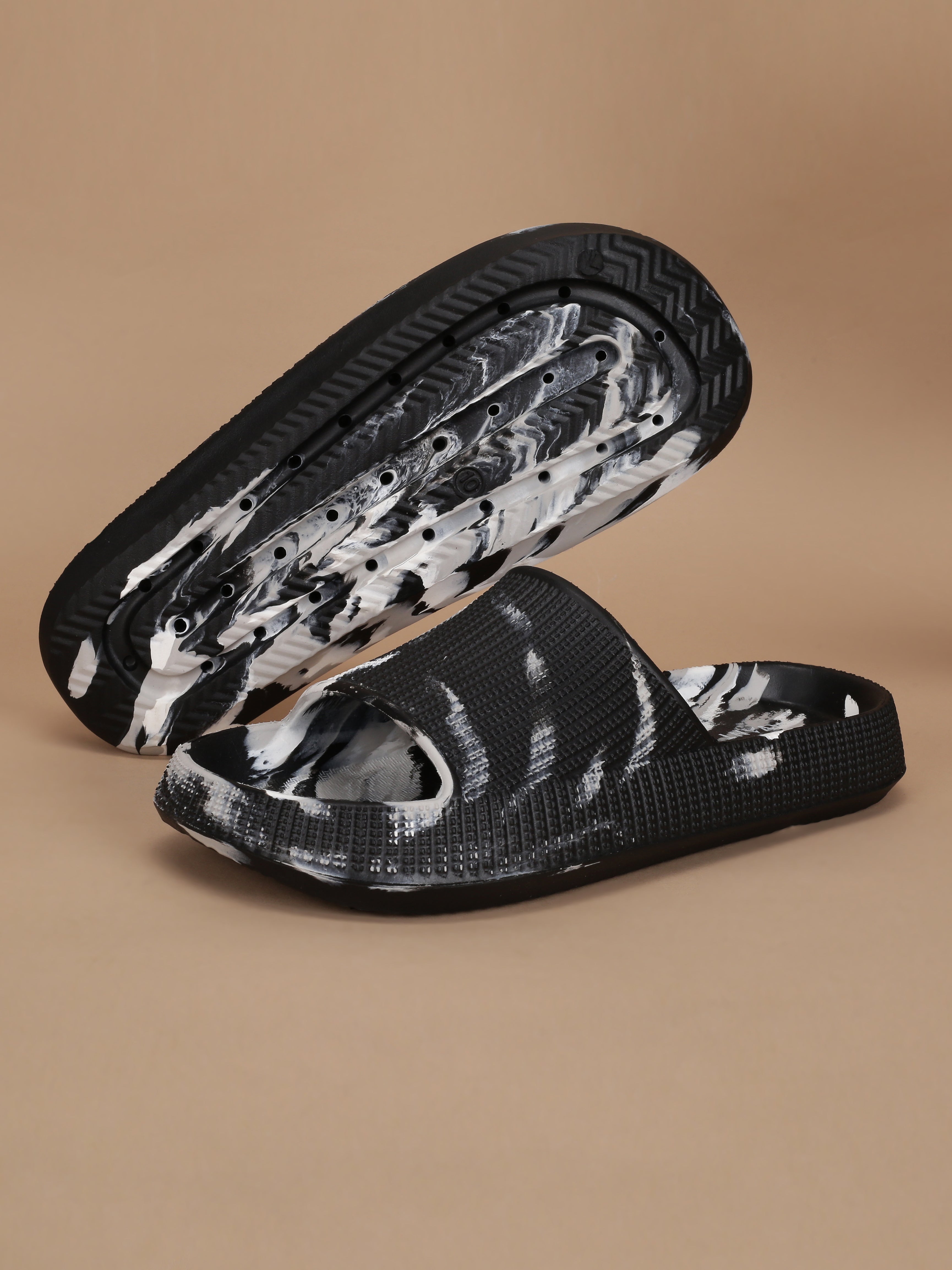 Avant Men's Nox Sliders - Black/White