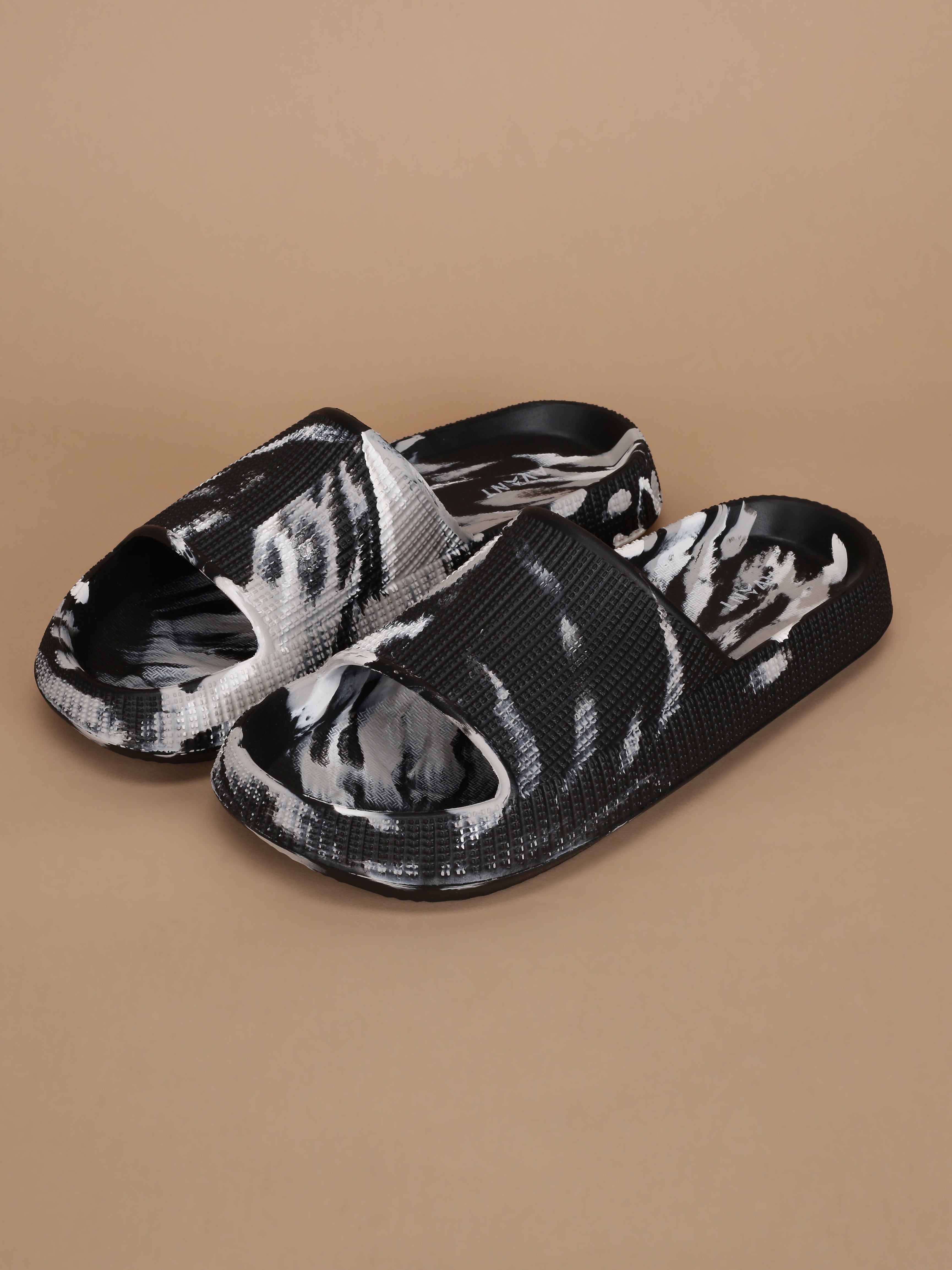 Avant Men's Nox Sliders - Black/White