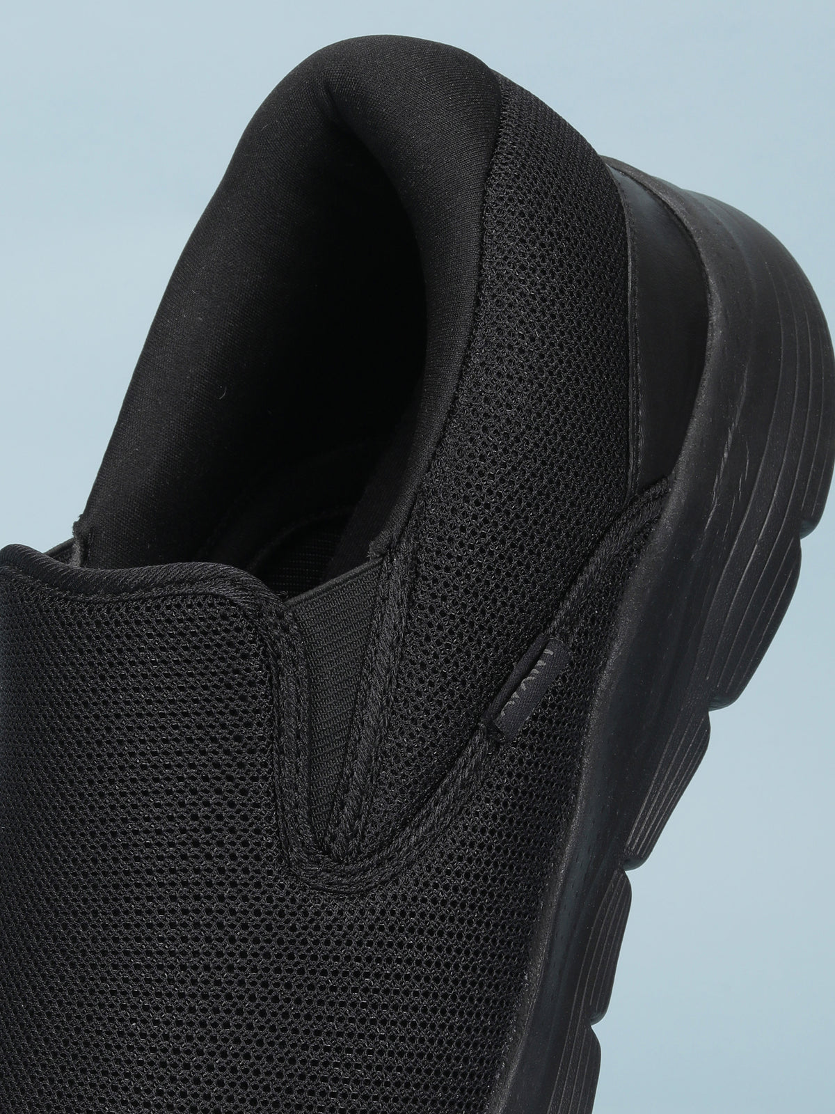 Avant Men's AirCruise Slip-On Walking Shoes - Black