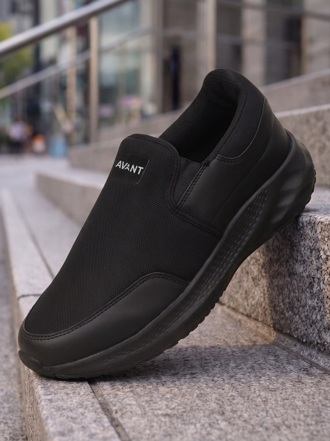 Avant Monoslip Men's Slip-On Walking Shoes - Black