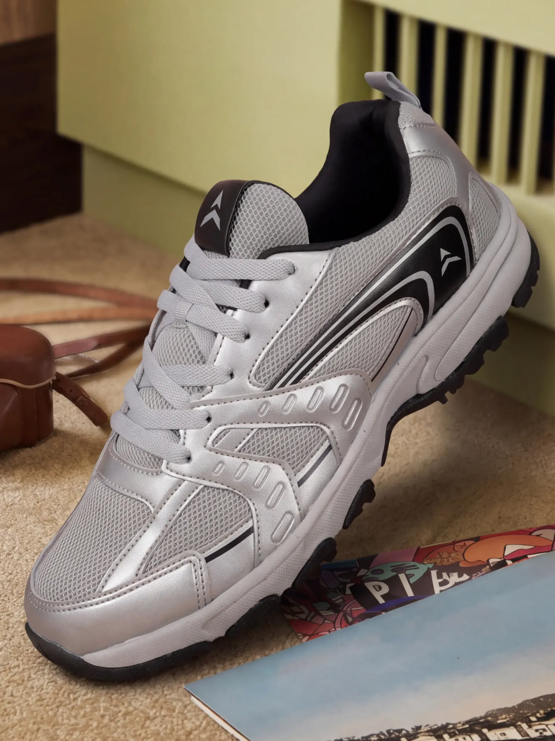 Avant Men's RetroVolt Sneakers - Met Silver