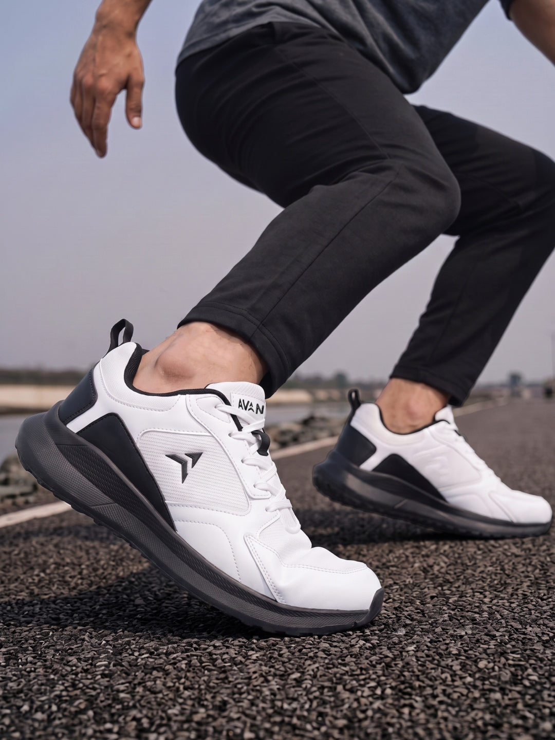 Avant Men's CushionX Running Shoes - White/Black