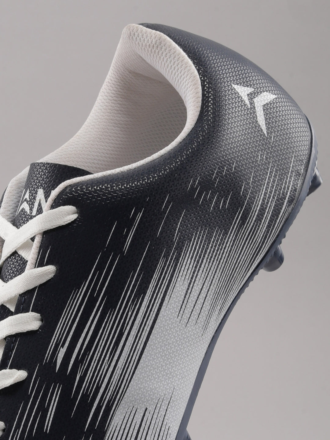Avant Men's PrimeStrike Football Shoes - White/Navy